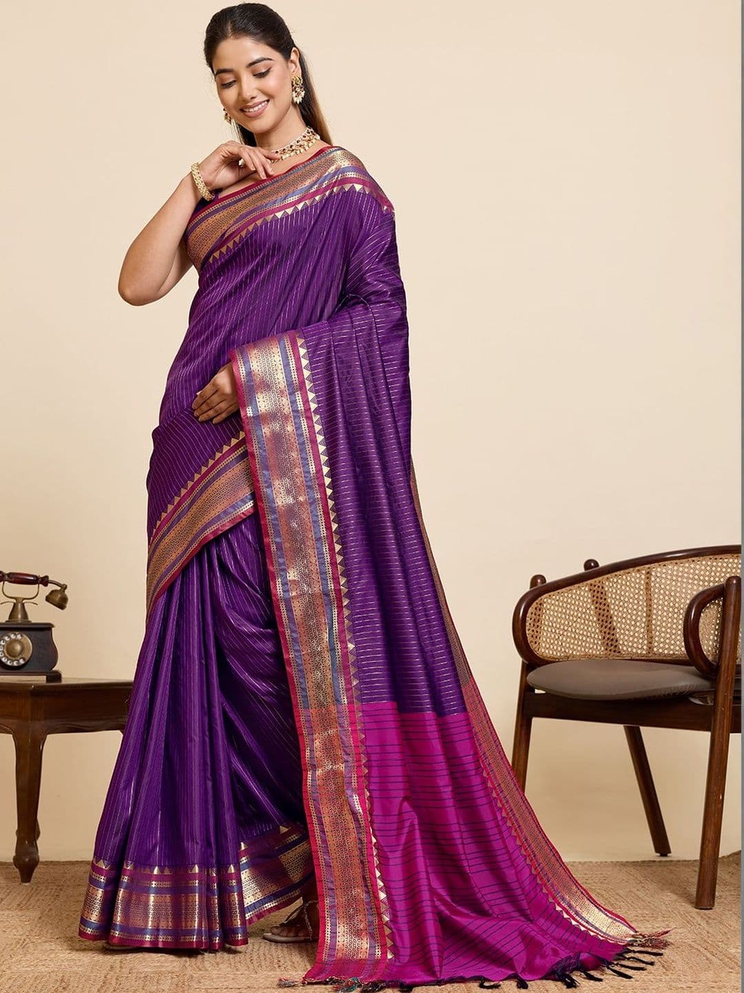 VEDANT VASTRAM Woven Design Zari Art Silk Handloom Banarasi Saree thumbnail 6