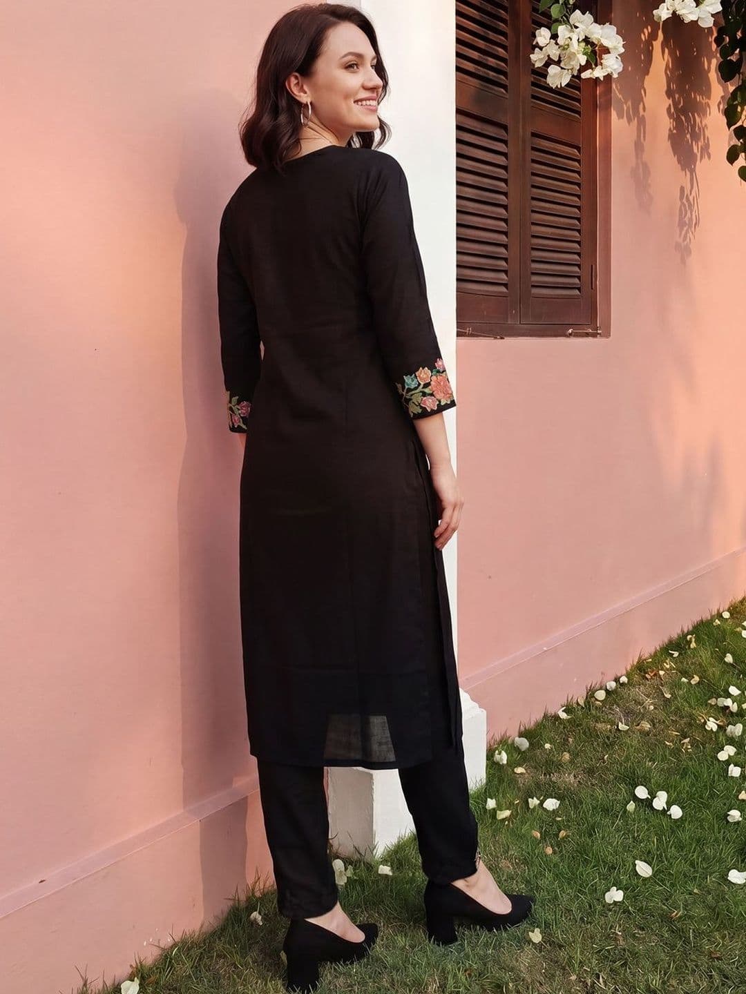 Indo Era Women Floral Embroidered Regular Thread Work Kurta with Trousers thumbnail 4