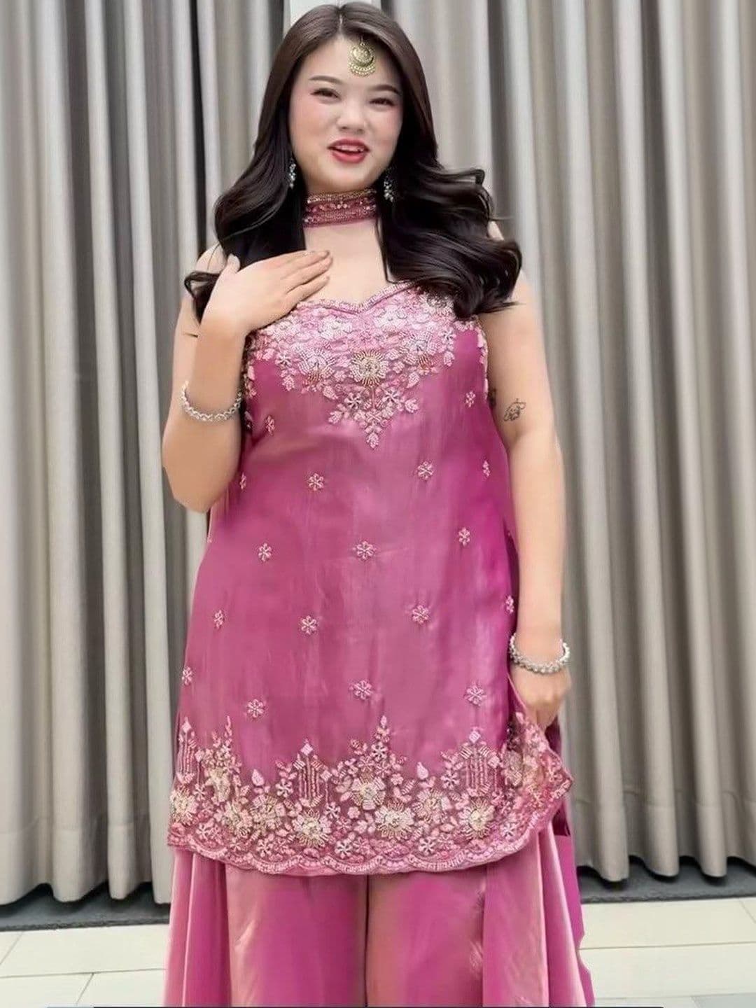 Bouncer Berry Women Ethnic Motifs Embroidered Regular Thread Work Pure Silk Kurta with Palazzos & With thumbnail 5
