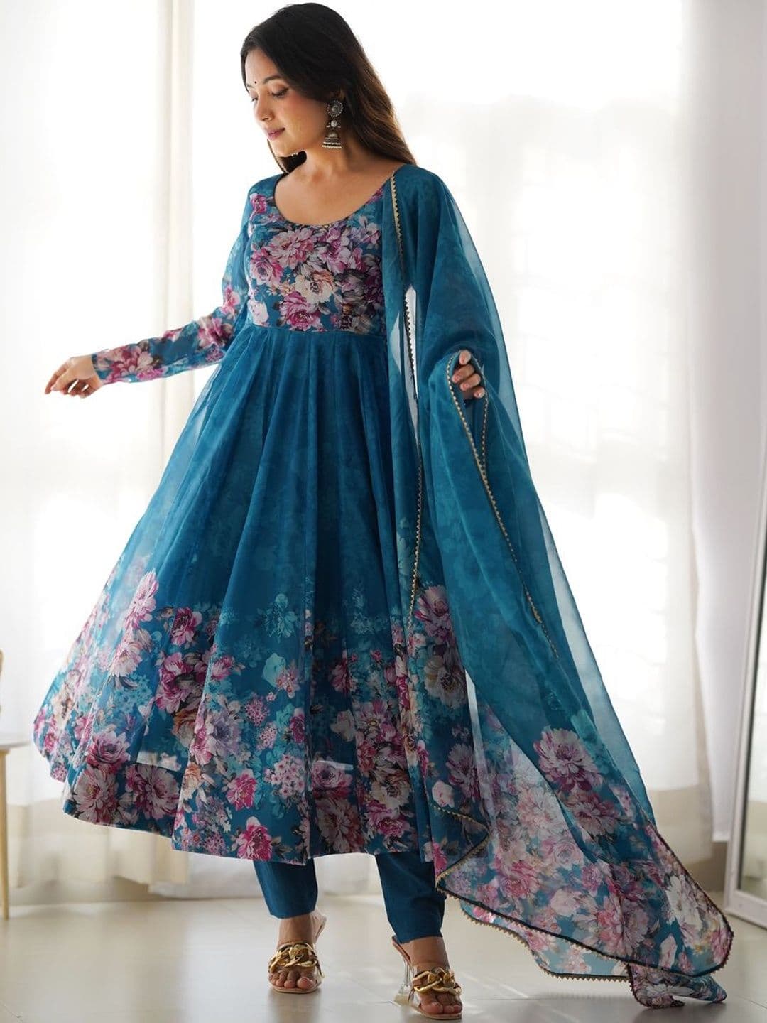 HERE&NOW Women Floral Printed Regular Kurta with Trousers & With Dupatta thumbnail 4