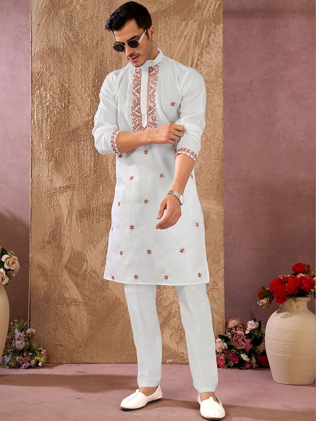 House of Pataudi Embroidered Cotton Mandarin Collar Knee Length Straight Kurta - view 1