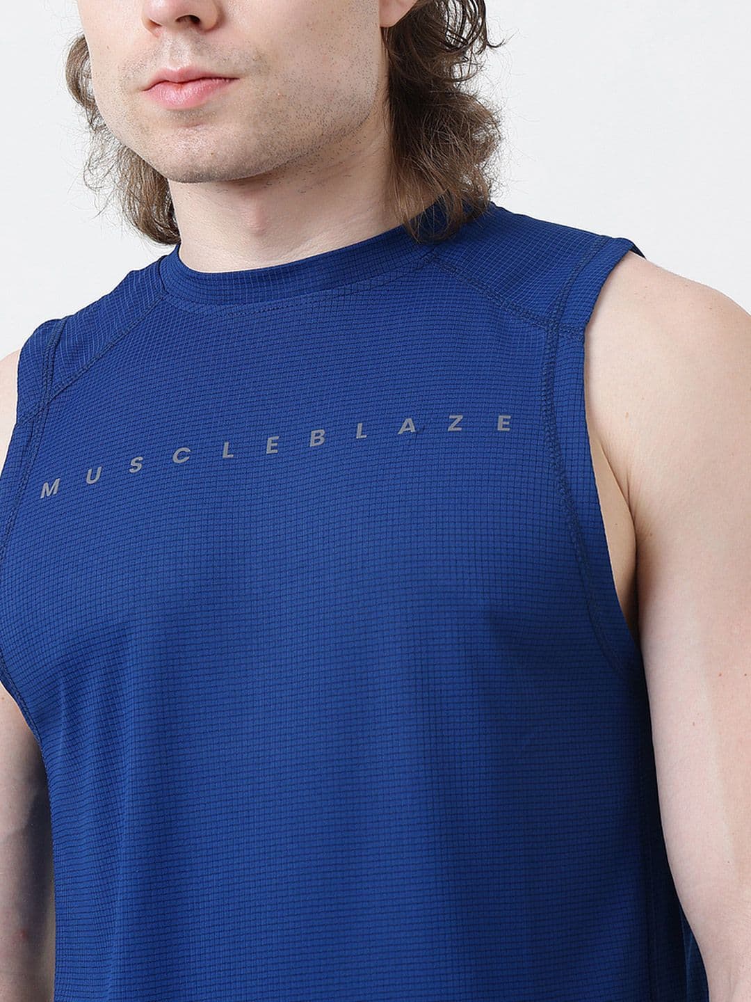 MuscleBlaze Unisex Brand Logo Printed Round Neck Compression T-shirt thumbnail 5