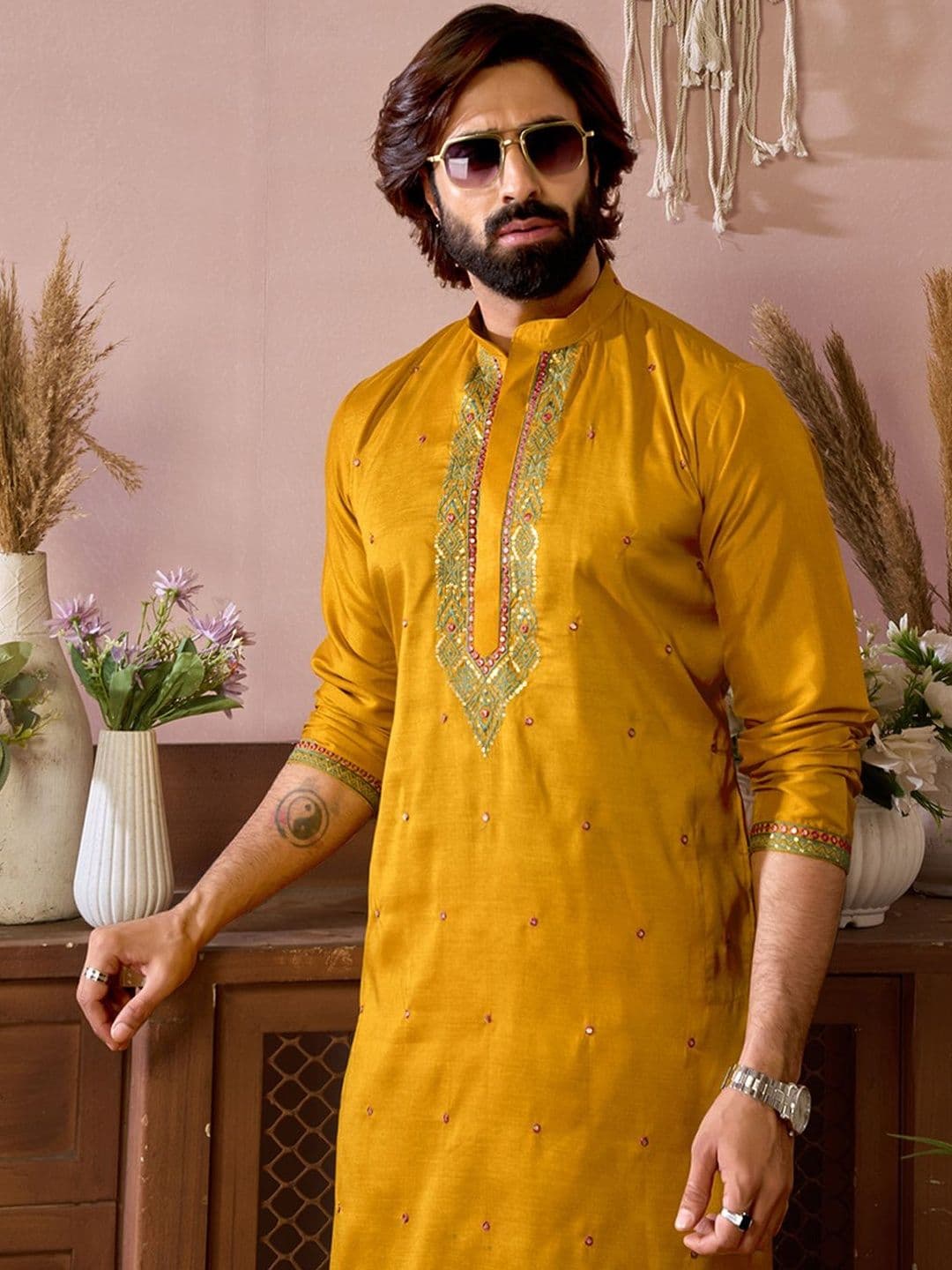 House of Pataudi Embroidered Cotton Mandarin Collar Knee Length Straight Kurta thumbnail 2