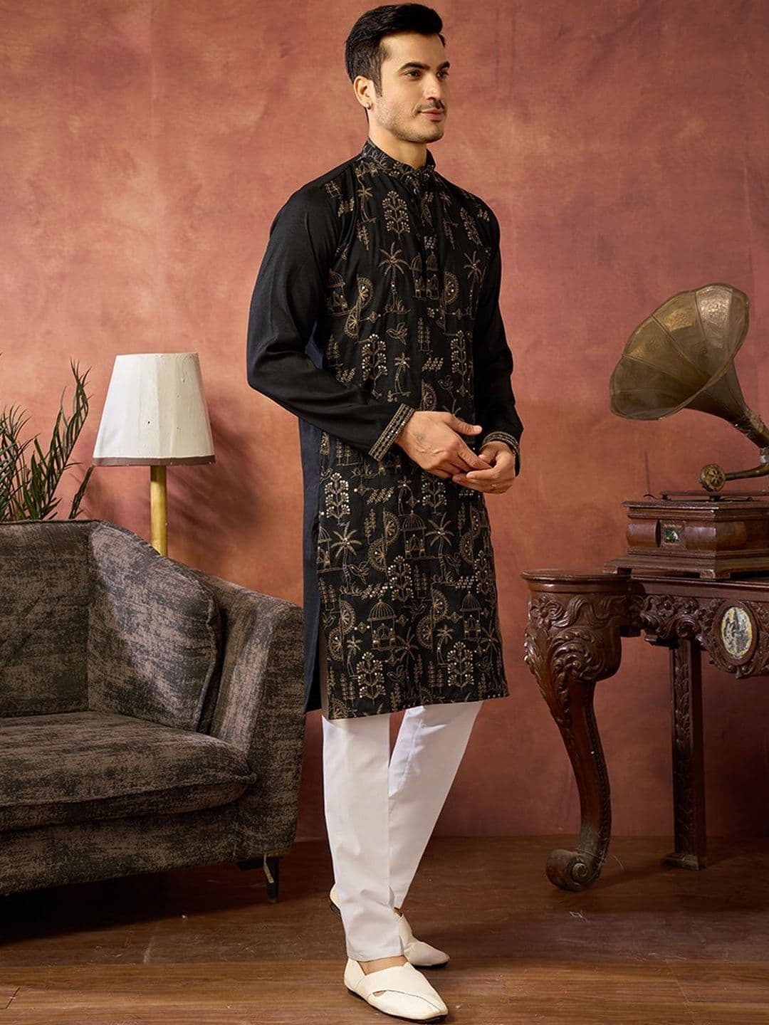House of Pataudi Embroidered Cotton Mandarin Collar Knee Length Straight Kurta thumbnail 3