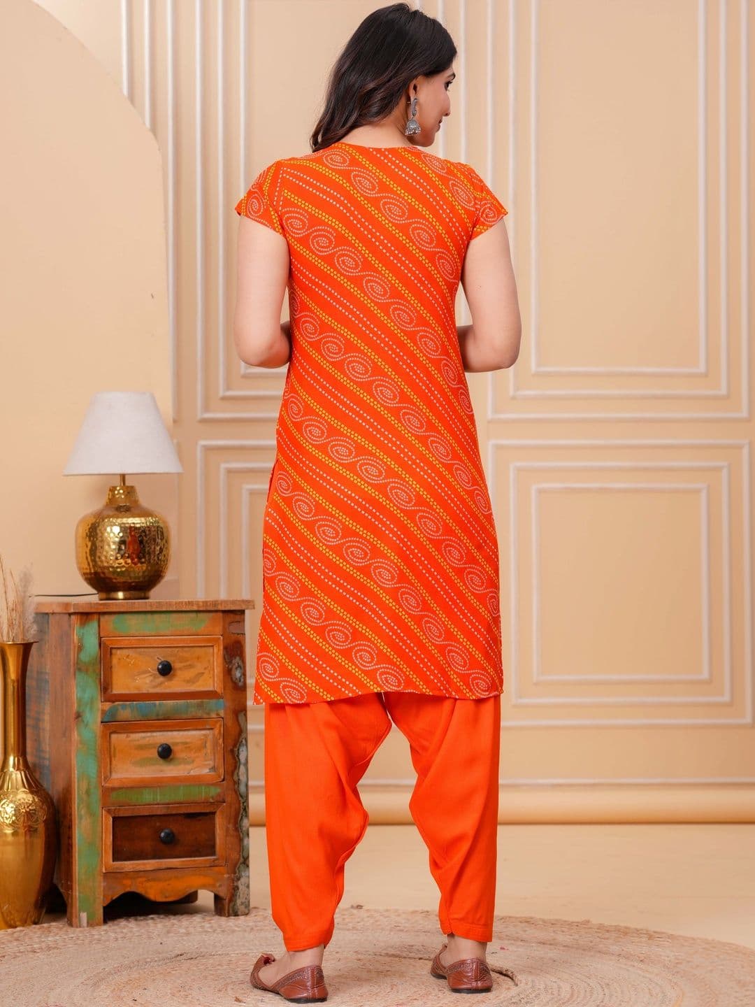 Vakratunda Women Ethnic Motifs Printed Regular Thread Work Kurta with Patiala & With Dupatta thumbnail 6