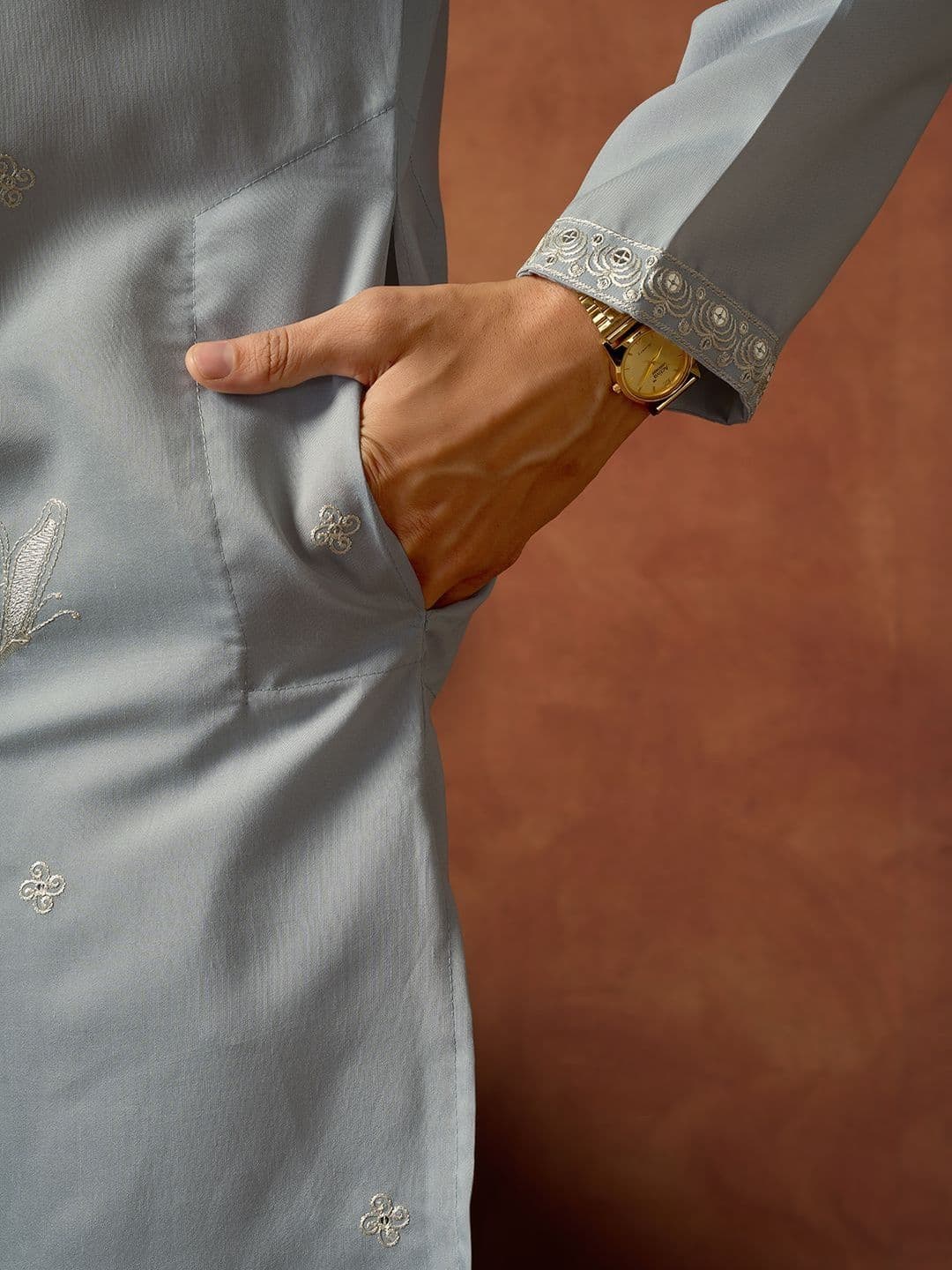 House of Pataudi Embroidered Cotton Mandarin Collar Knee Length Straight Kurtas thumbnail 3
