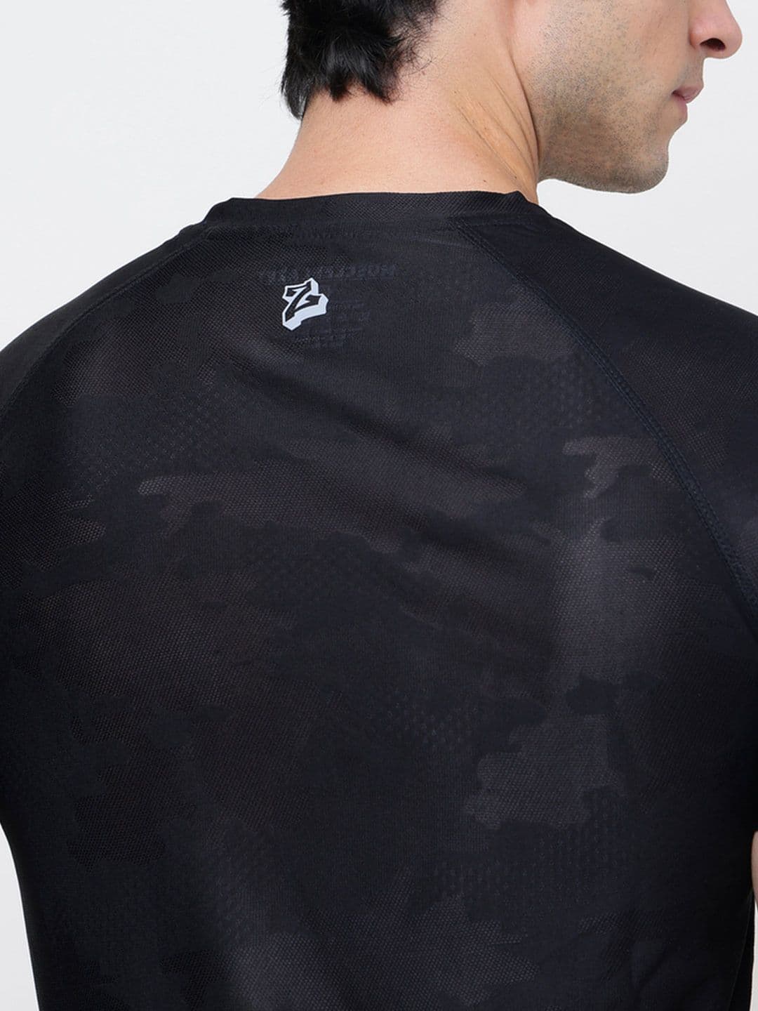 MuscleBlaze Unisex Brand Logo Printed Round Neck Compression T-shirt thumbnail 4