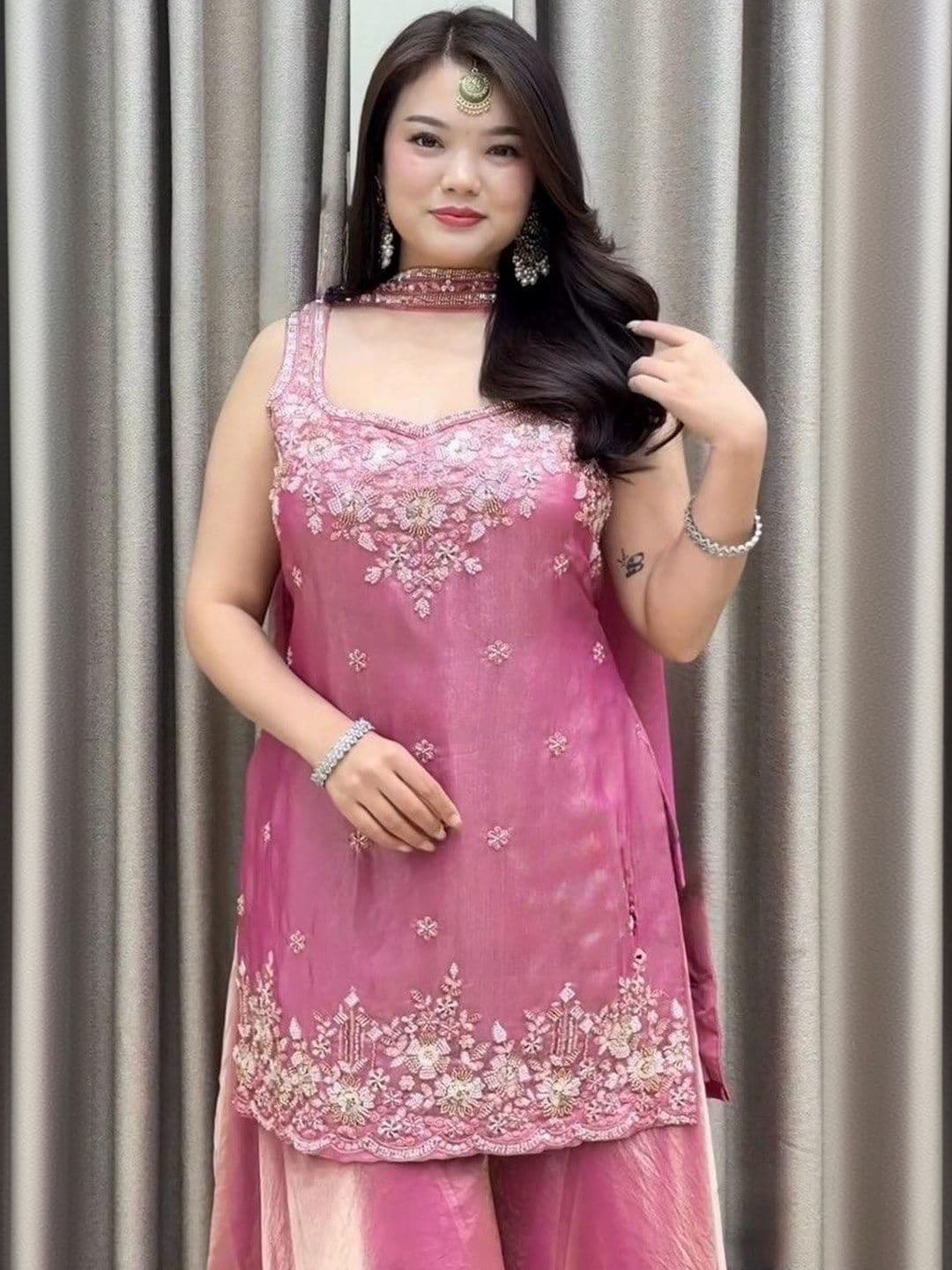 Bouncer Berry Women Ethnic Motifs Embroidered Regular Thread Work Pure Silk Kurta with Palazzos & With thumbnail 4