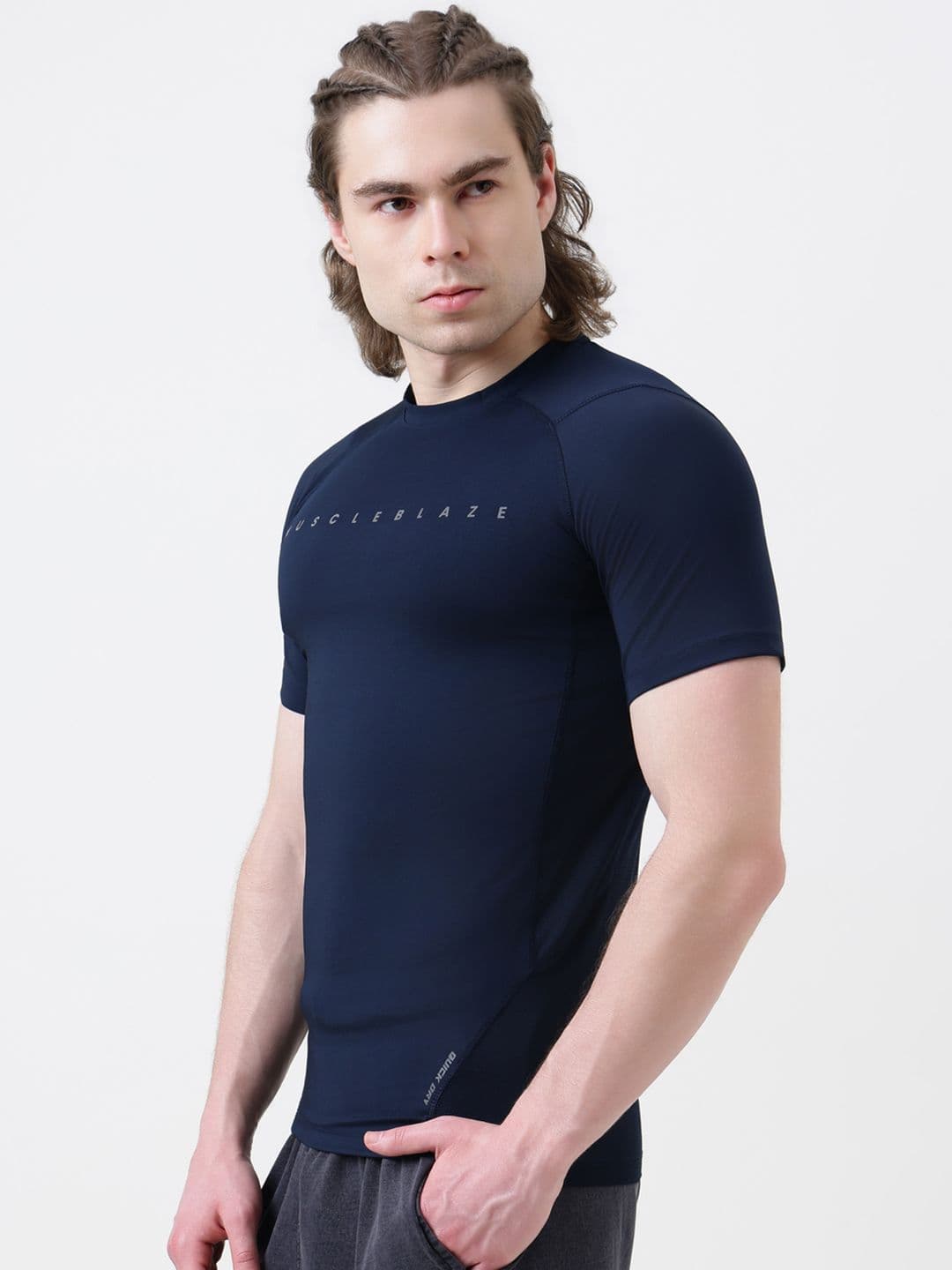 MuscleBlaze Unisex Brand Logo Printed Round Neck Compression T-shirt thumbnail 7