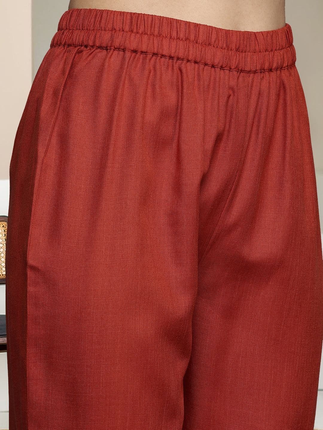 Varanga Women Regular Kurta with Trousers thumbnail 6
