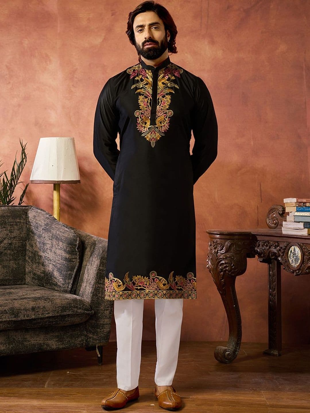 House of Pataudi Embroidered Cotton Mandarin Collar Knee Length Straight Kurta thumbnail 4