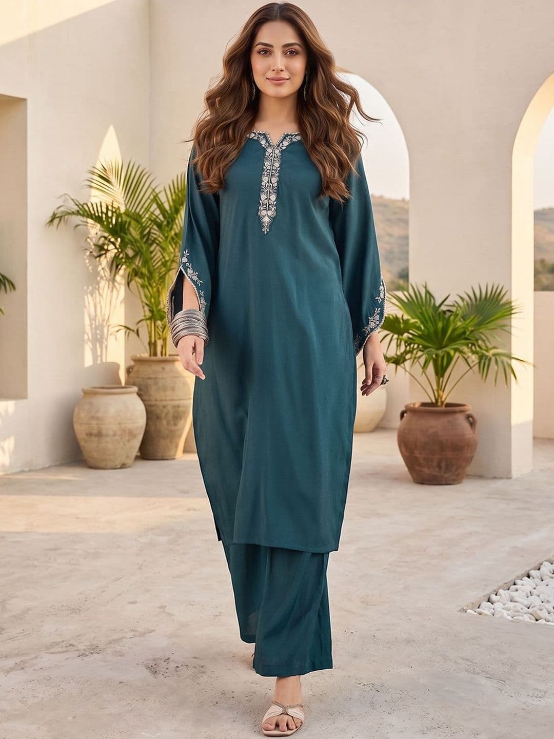 Varanga Women Regular Thread Work Kurta with Palazzos - view 1