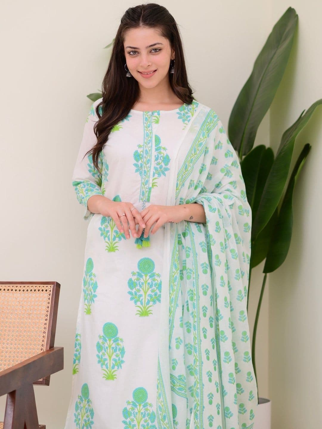 KALINI Women Floral Printed Regular Kurta with Palazzos & With Dupatta thumbnail 3