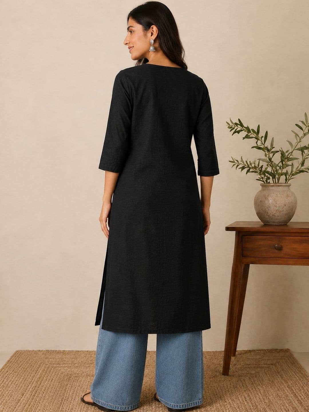 swingal Women Black Pure Cotton Solid Straight Kurta thumbnail 5