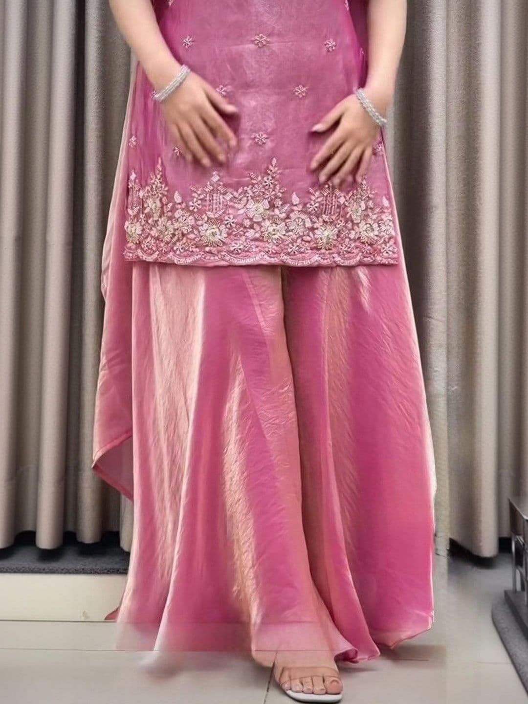 BOUNCER Women Ethnic Motifs Embroidered Regular Thread Work Pure Silk Kurta with Palazzos & With Dupatta thumbnail 2