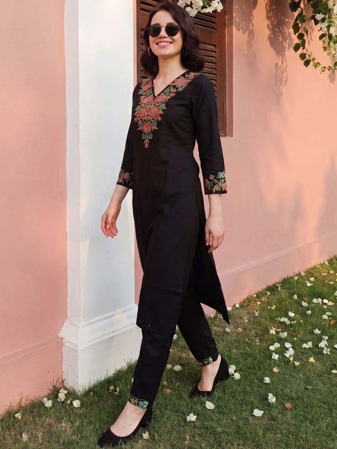 Indo Era Women Floral Embroidered Regular Thread Work Kurta with Trousers thumbnail 5