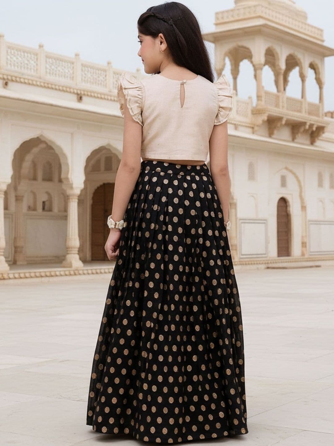 KALANANDI Girls Embellished Foil Print Ready to Wear Lehenga & thumbnail 5