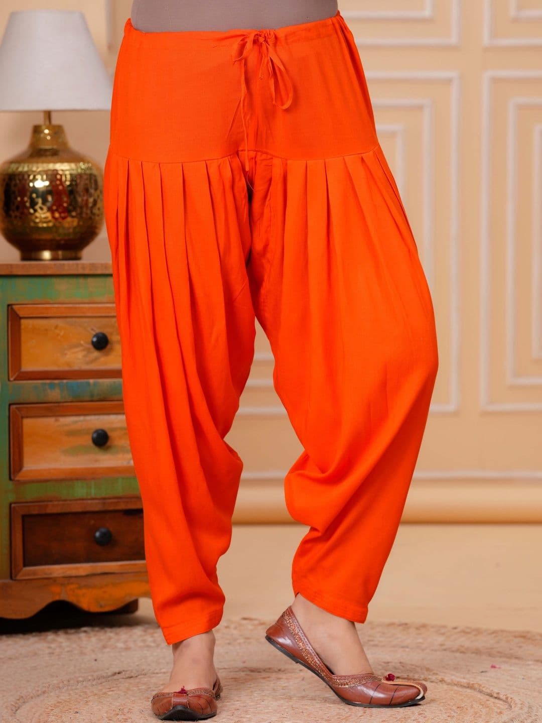 Vakratunda Women Ethnic Motifs Printed Regular Thread Work Kurta with Patiala & With Dupatta thumbnail 3