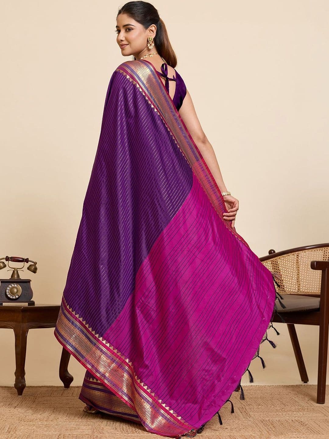 VEDANT VASTRAM Woven Design Zari Art Silk Handloom Banarasi Saree thumbnail 5