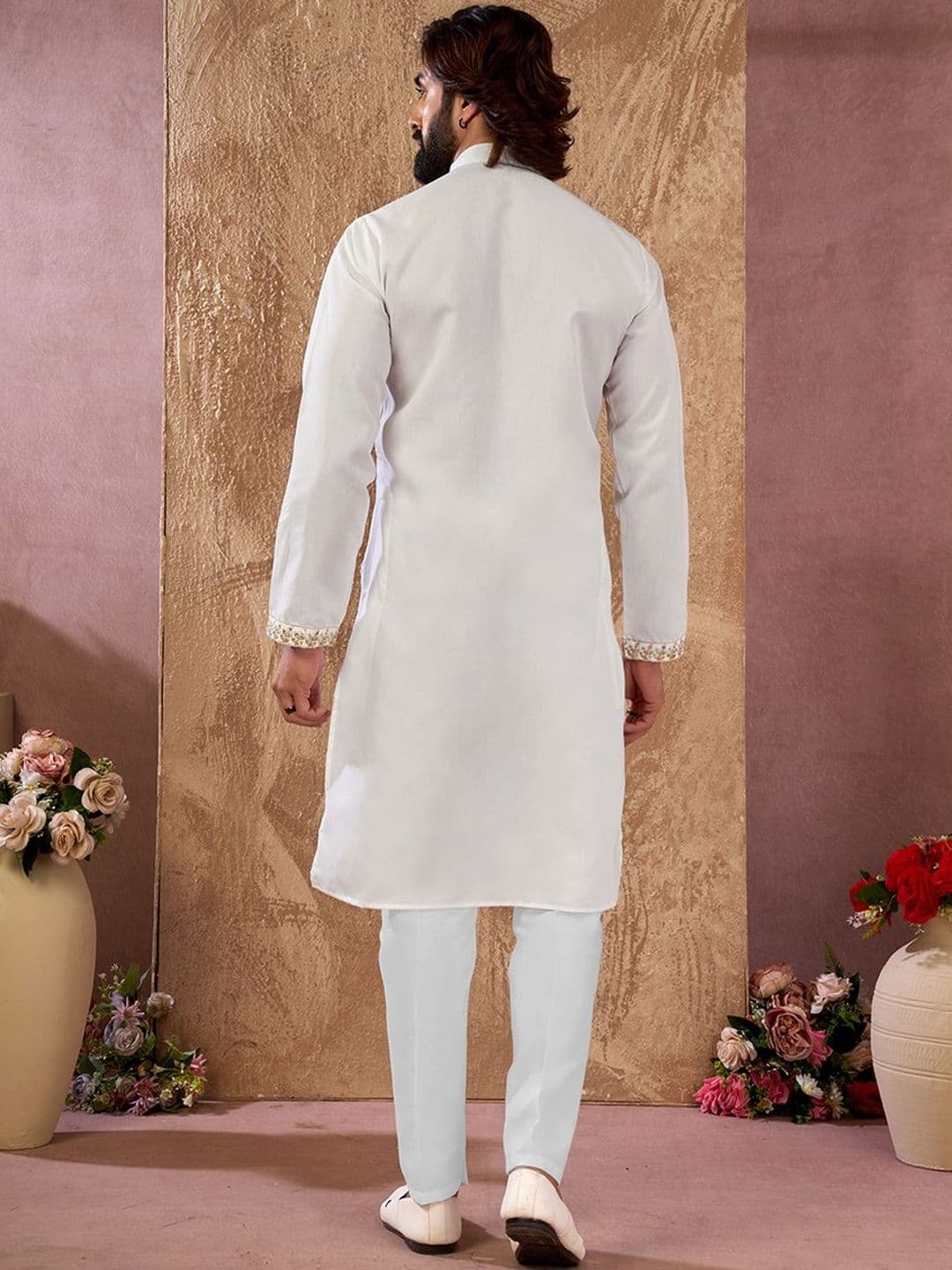 House of Pataudi Embroidered Cotton Mandarin Collar Knee Length Straight Kurta thumbnail 4