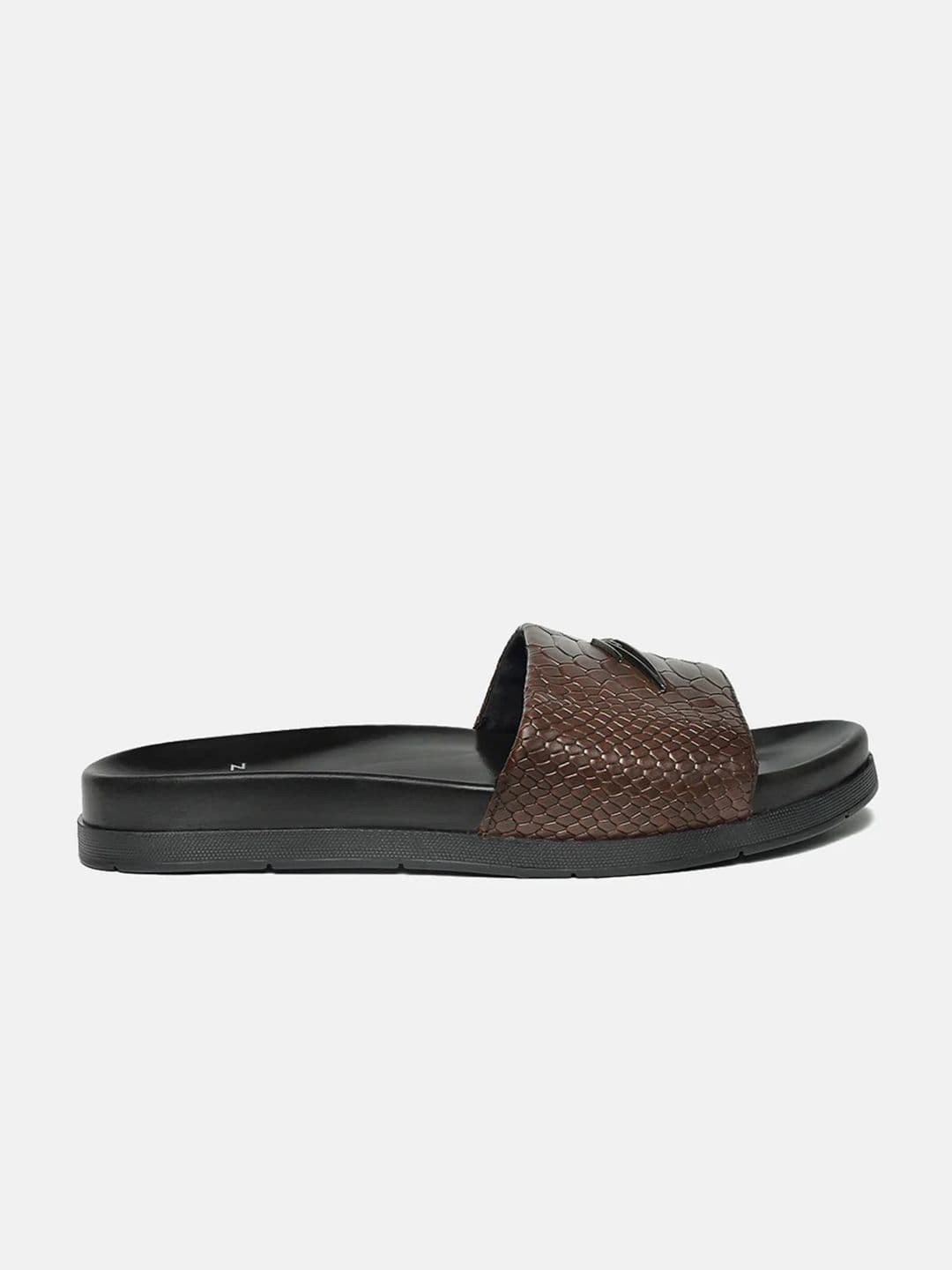 ZEESH Men Textured Bronte Thon Leather Sliders thumbnail 3