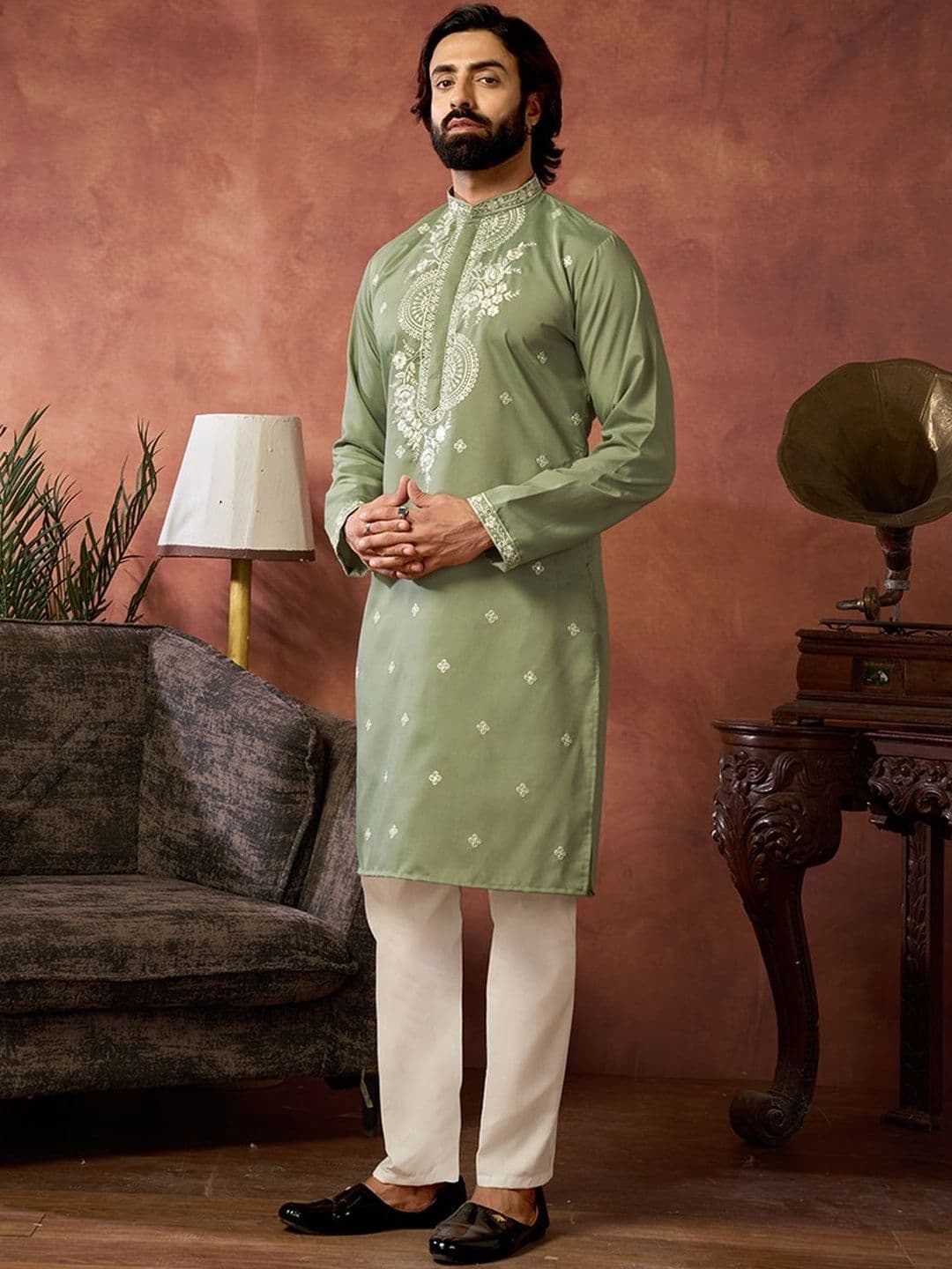House of Pataudi Embroidered Cotton Mandarin Collar Knee Length Straight Kurta - view 1