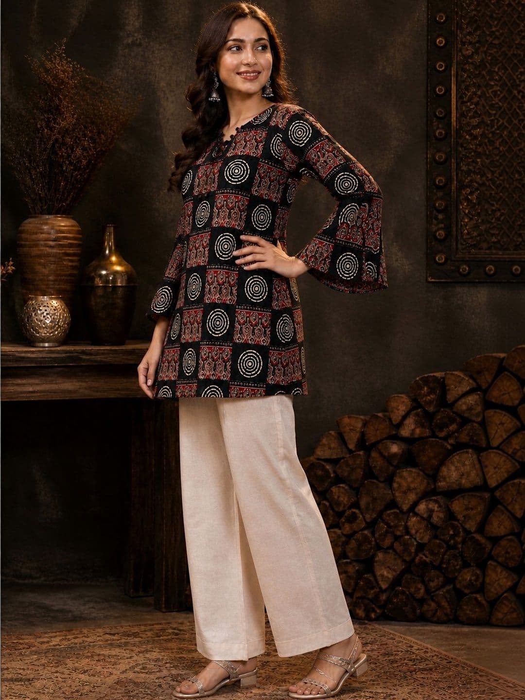 VICITRA Ethnic Motifs Printed V-Neck Flared Sleeves Pure Cotton Kurti thumbnail 4