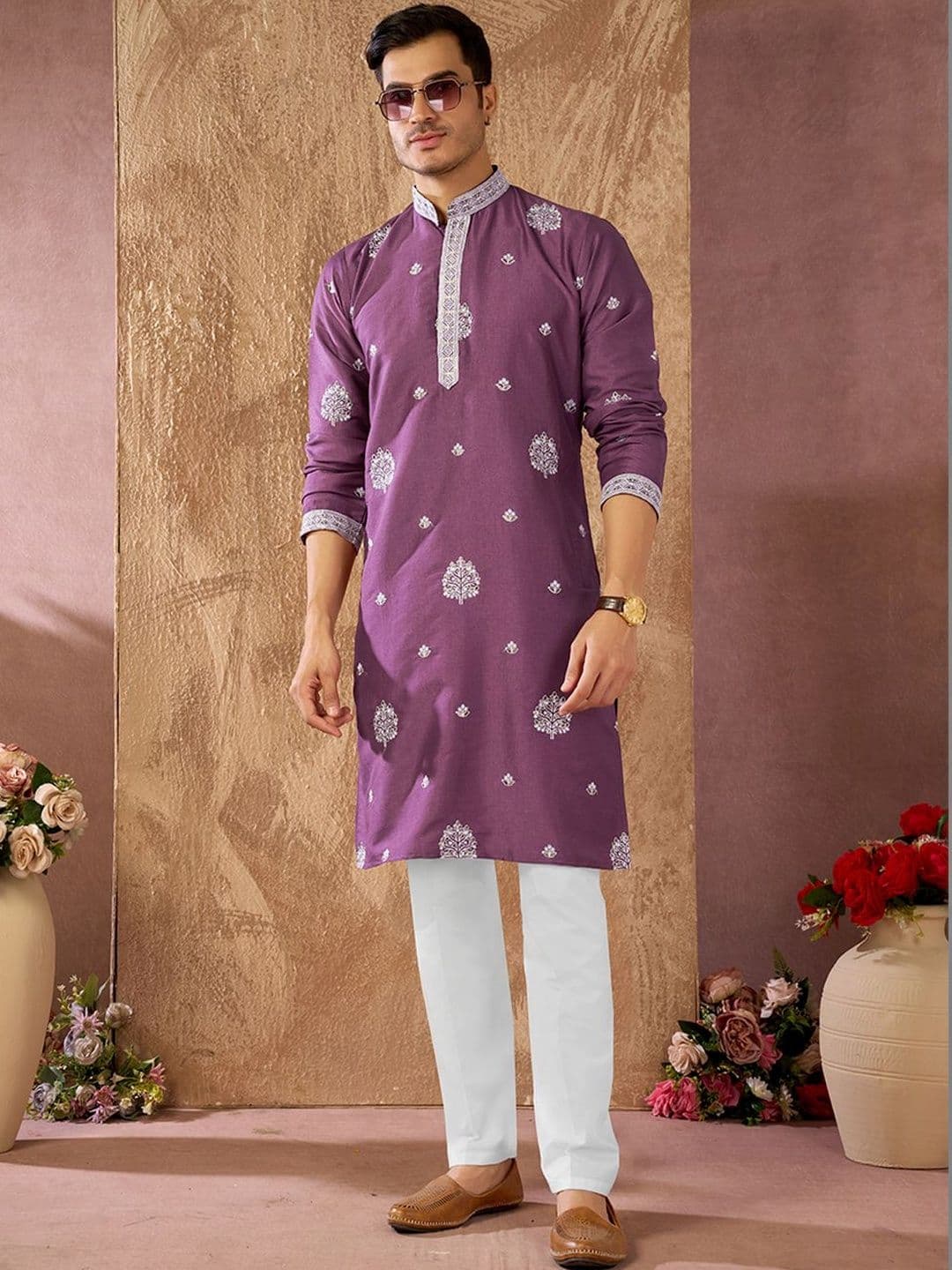 House of Pataudi Embroidered Cotton Mandarin Collar Knee Length Straight Kurta thumbnail 2