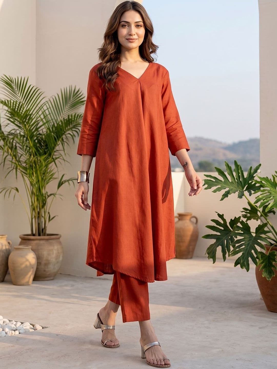 Varanga Women Regular Kurta with Trousers thumbnail 7