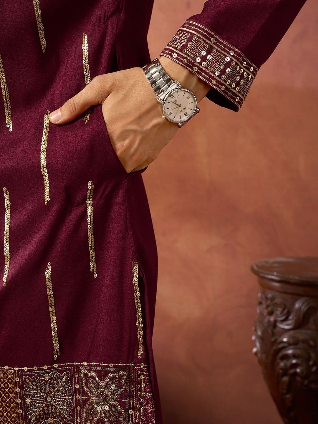 House of Pataudi Embroidered Cotton Mandarin Collar Knee Length Straight Kurta thumbnail 4