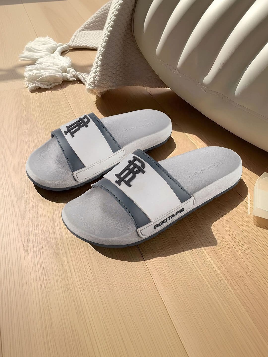 Red Tape Men Colourblocked EVA Comfort Sliders thumbnail 3