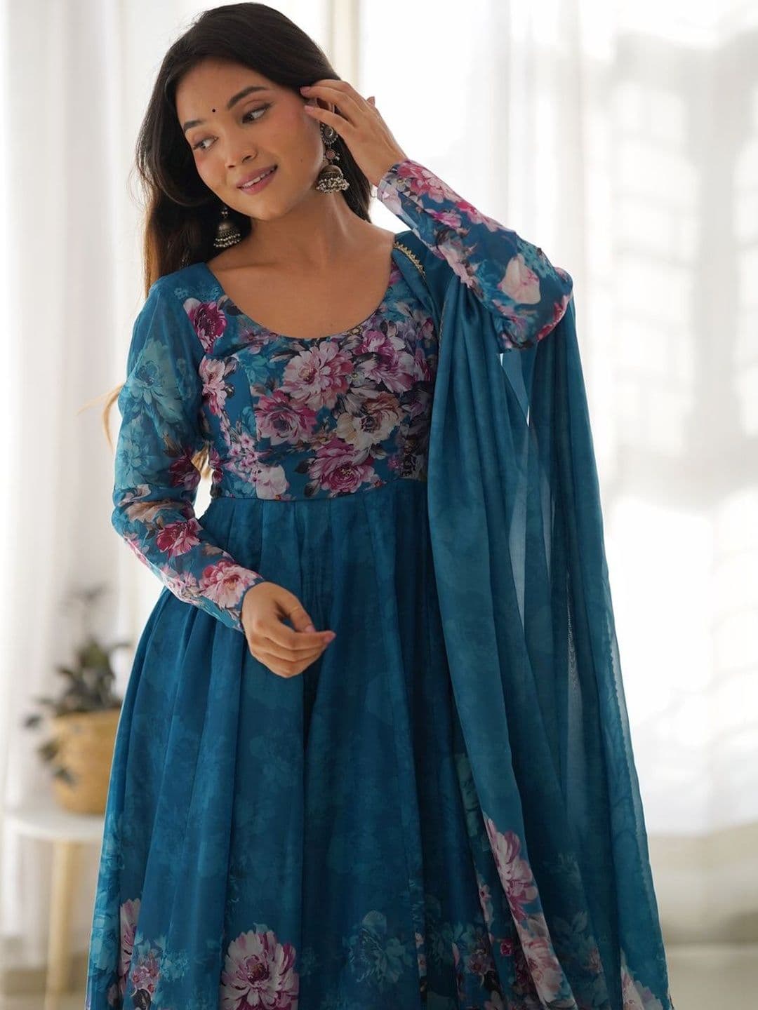 HERE&NOW Women Floral Printed Regular Kurta with Trousers & With Dupatta thumbnail 3
