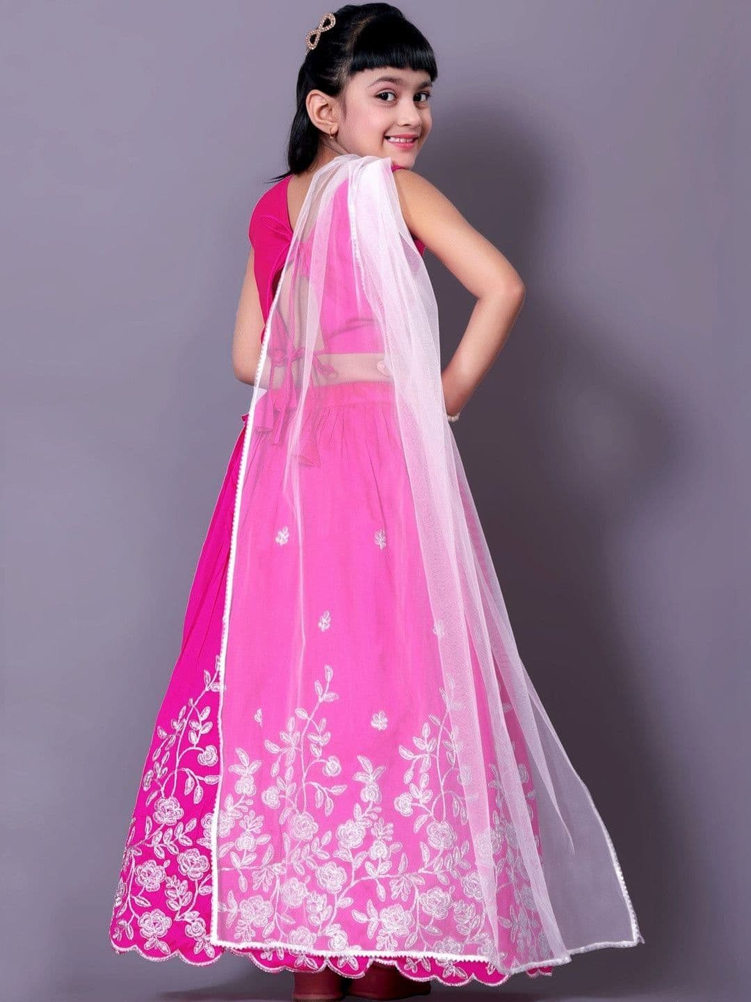 RJ ONLINE Girls Embellished Thread Work Tie and Dye Ready to Wear Lehenga & Blouse With Dupatta thumbnail 4