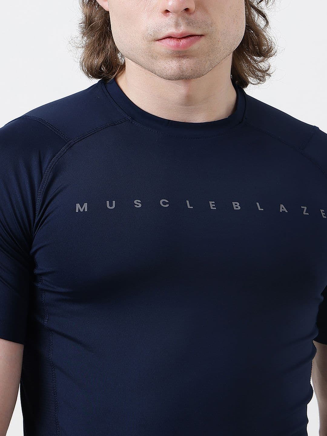 MuscleBlaze Unisex Brand Logo Printed Round Neck Compression T-shirt thumbnail 6
