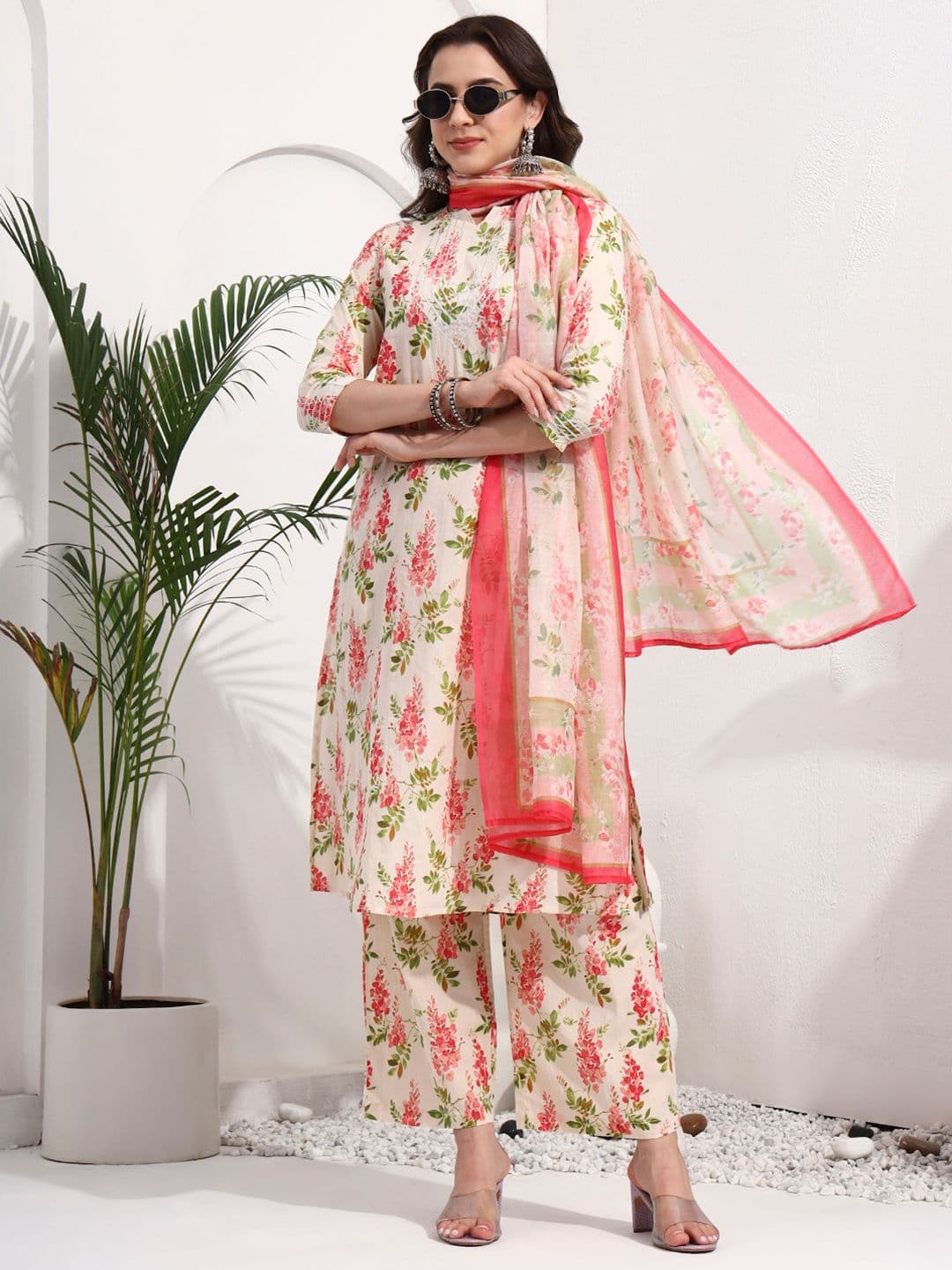 Idalia Floral Printed Gotta Patti Pure Cotton Kurta with Palazzos thumbnail 5