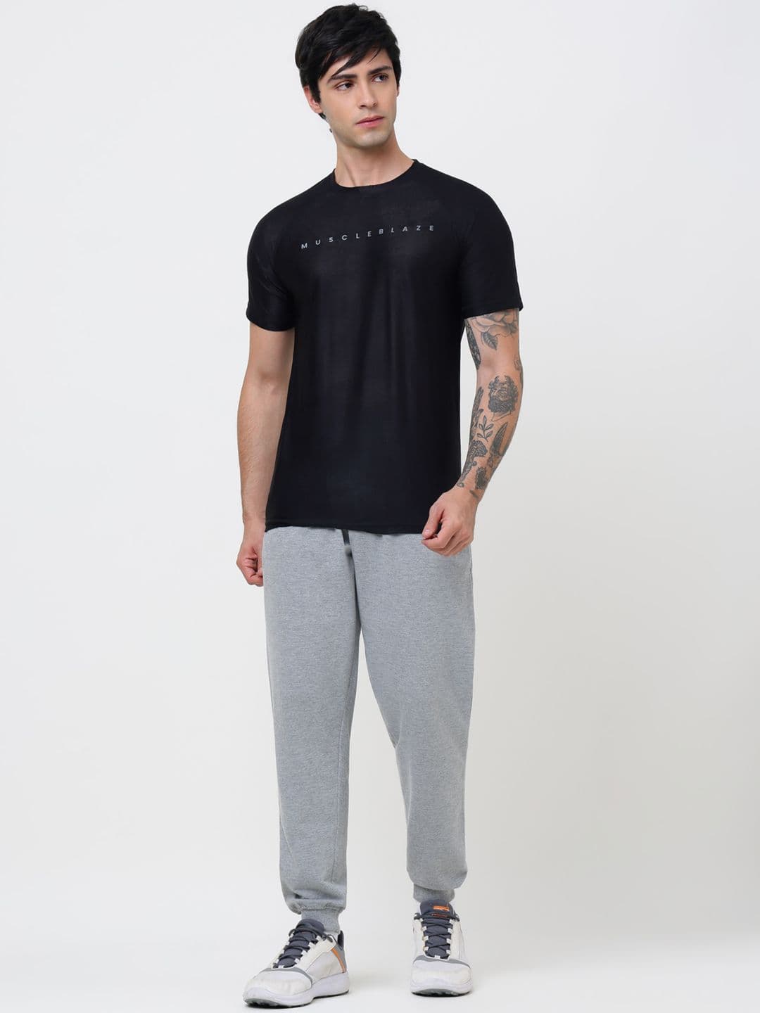 MuscleBlaze Unisex Brand Logo Printed Round Neck Compression T-shirt thumbnail 2