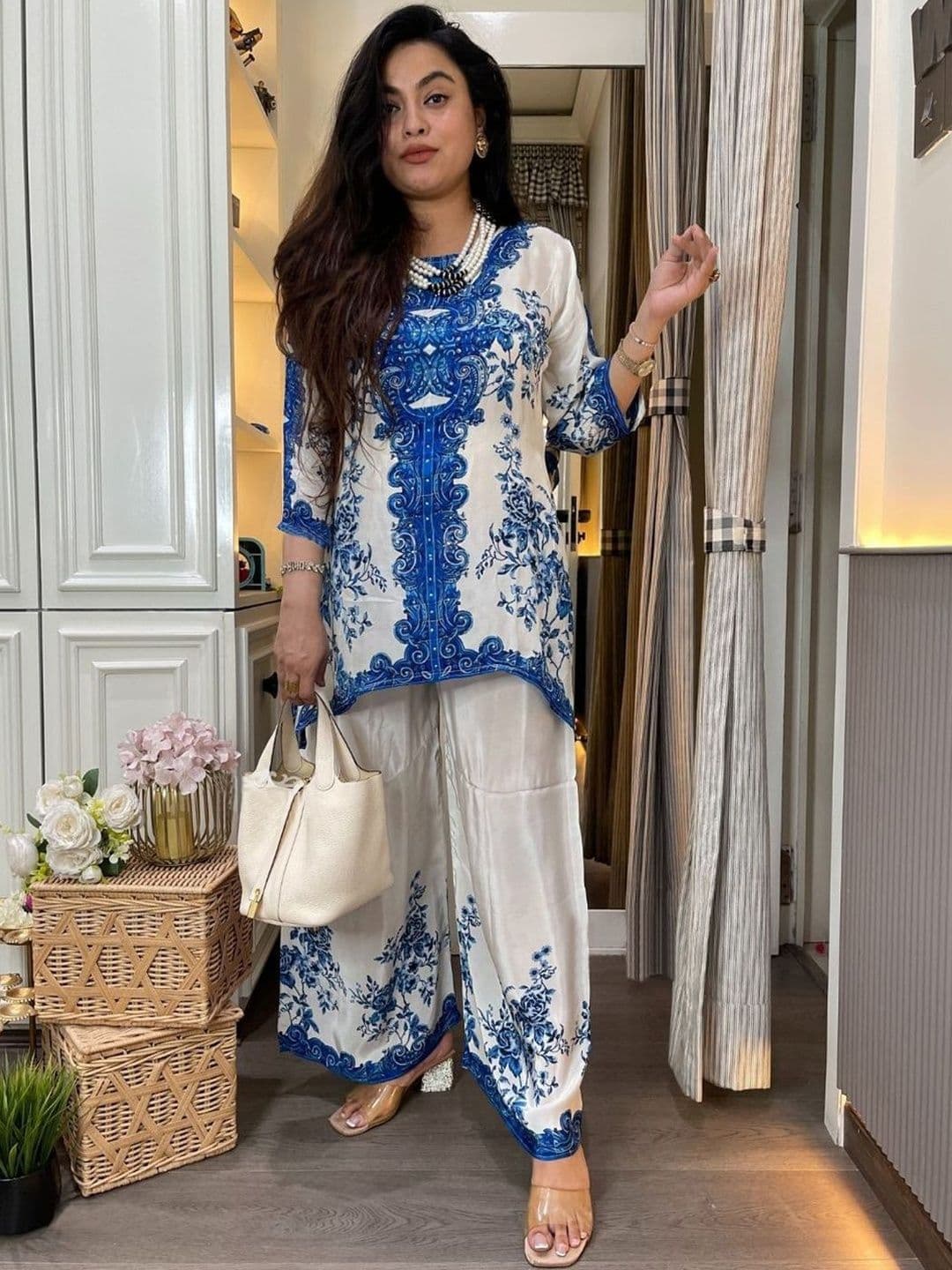 Anouk Rustic Women Floral Printed Regular Kurta with Palazzos thumbnail 2