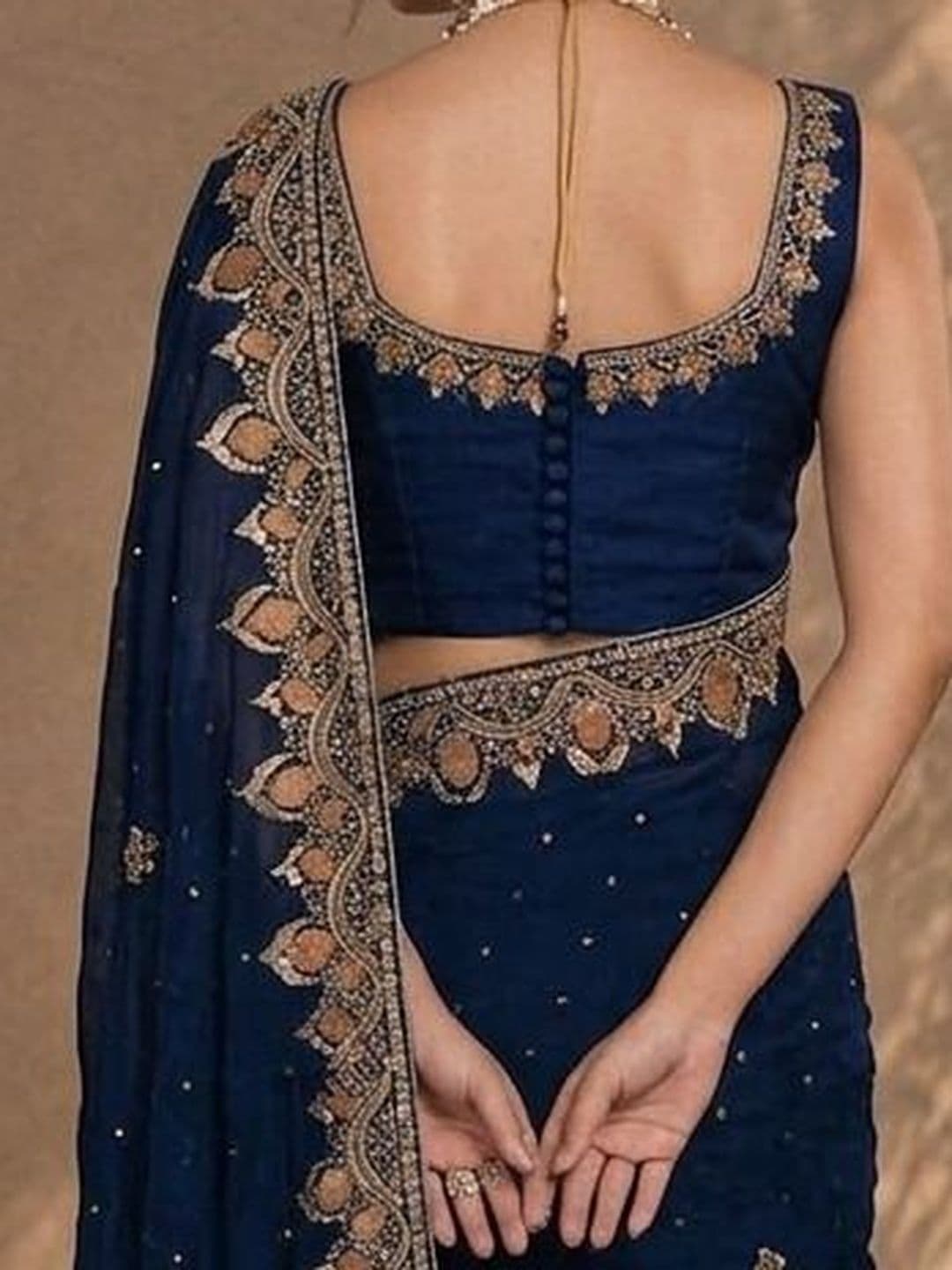 FABMORA Ethnic Motifs Zari Pure Georgette Heavy Work Saree thumbnail 3