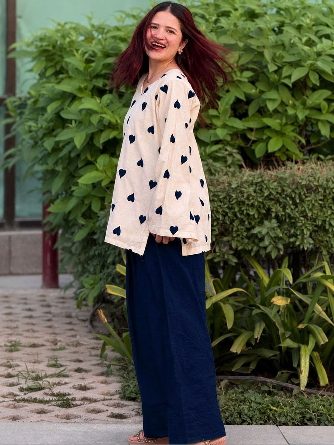GoSriKi Women's Blue Rayon Blend Embroidered Straight Short Kurta With Farshi Salwar Set thumbnail 2