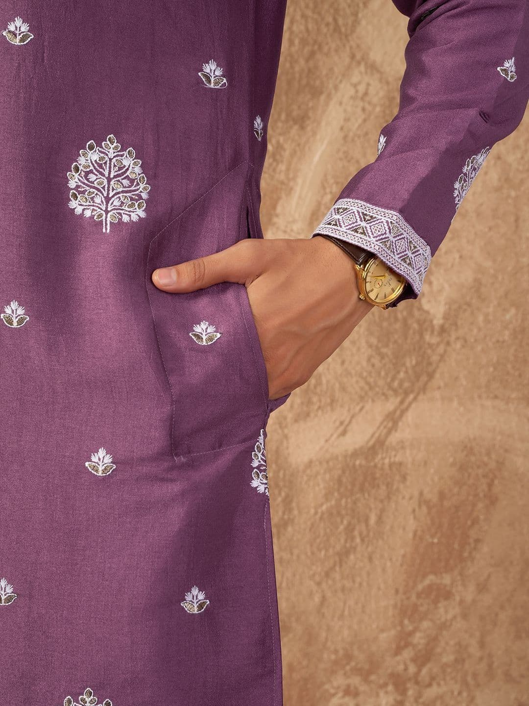 House of Pataudi Embroidered Cotton Mandarin Collar Knee Length Straight Kurta thumbnail 6