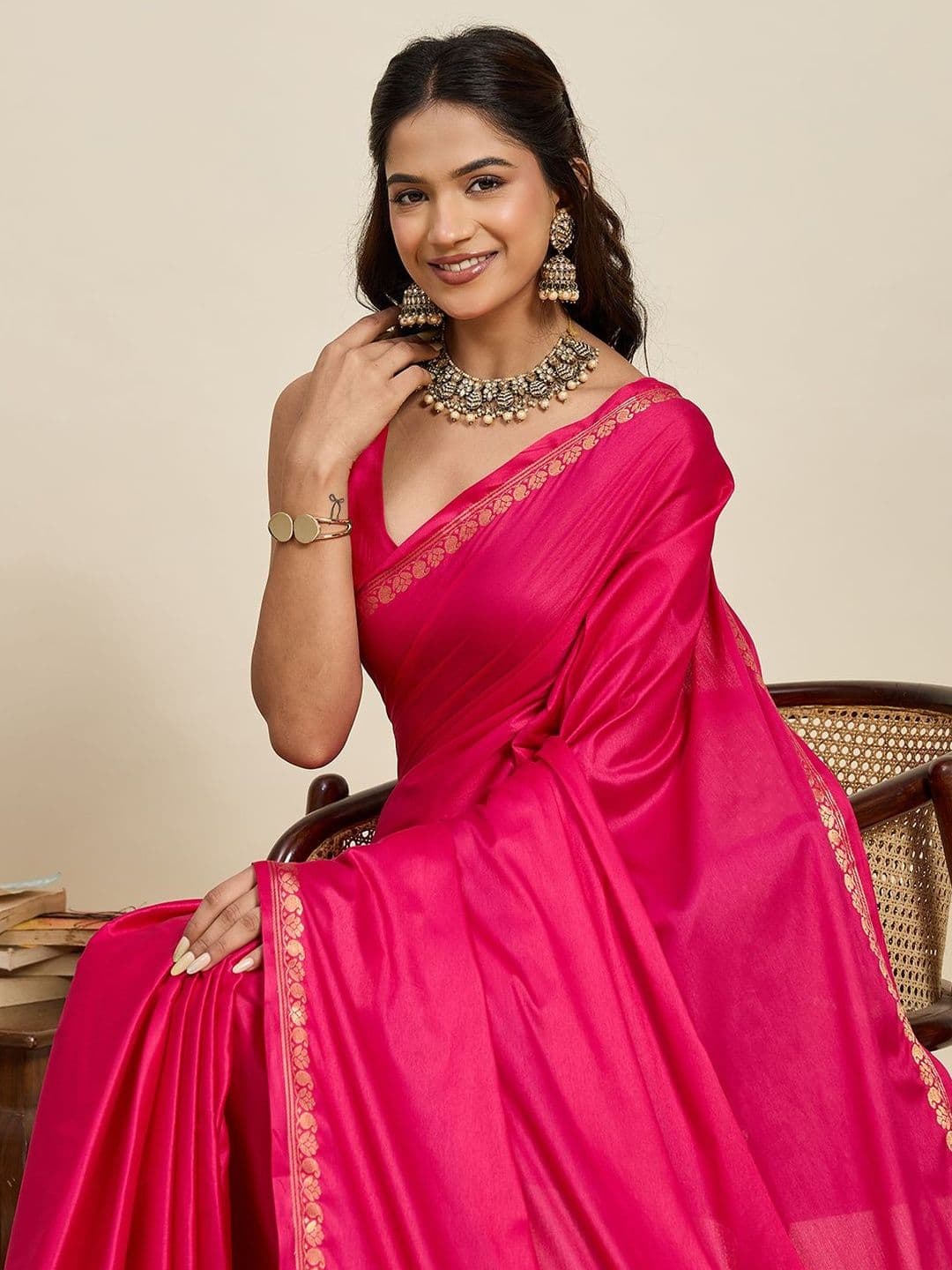 VEDANT VASTRAM Woven Design Zari Art Silk Saree thumbnail 3