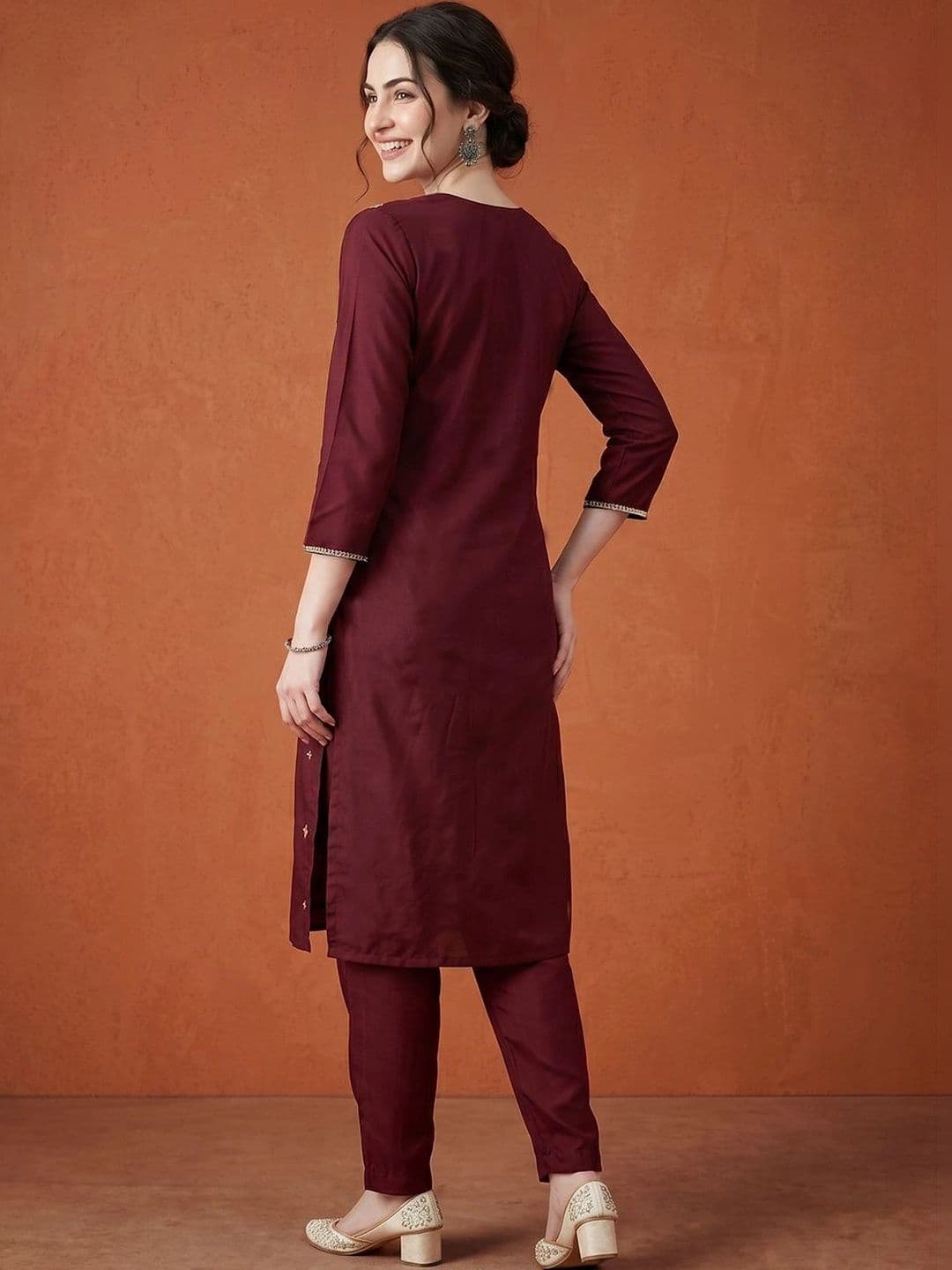 SAINOOR Women Ethnic Motifs Embroidered Regular Kurta with Trousers & With Dupatta thumbnail 2