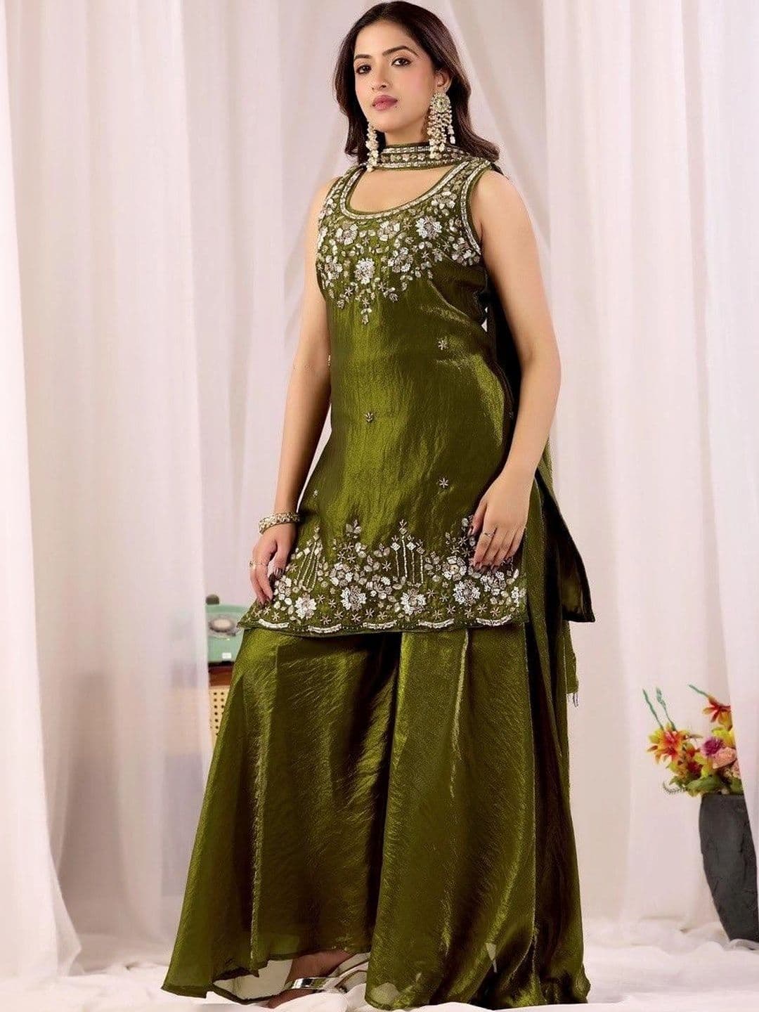 Bouncer Berry Women Ethnic Motifs Embroidered Regular Thread Work Pure Silk Kurta with Sharara & With Dupatta thumbnail 4
