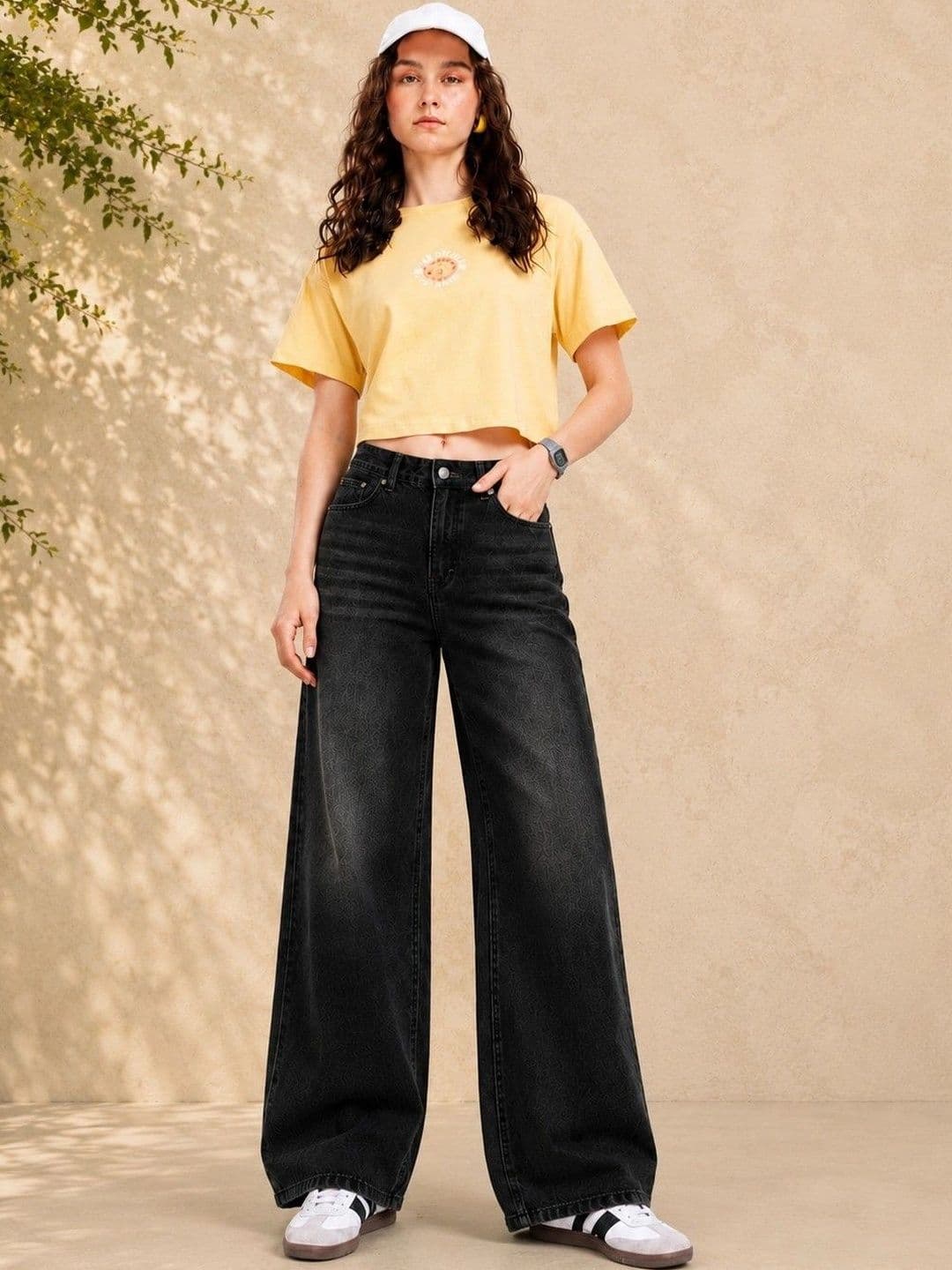 DressBerry Women Comfort Wide Leg High-Rise Low Distress Light Fade Stretchable Jeans thumbnail 4