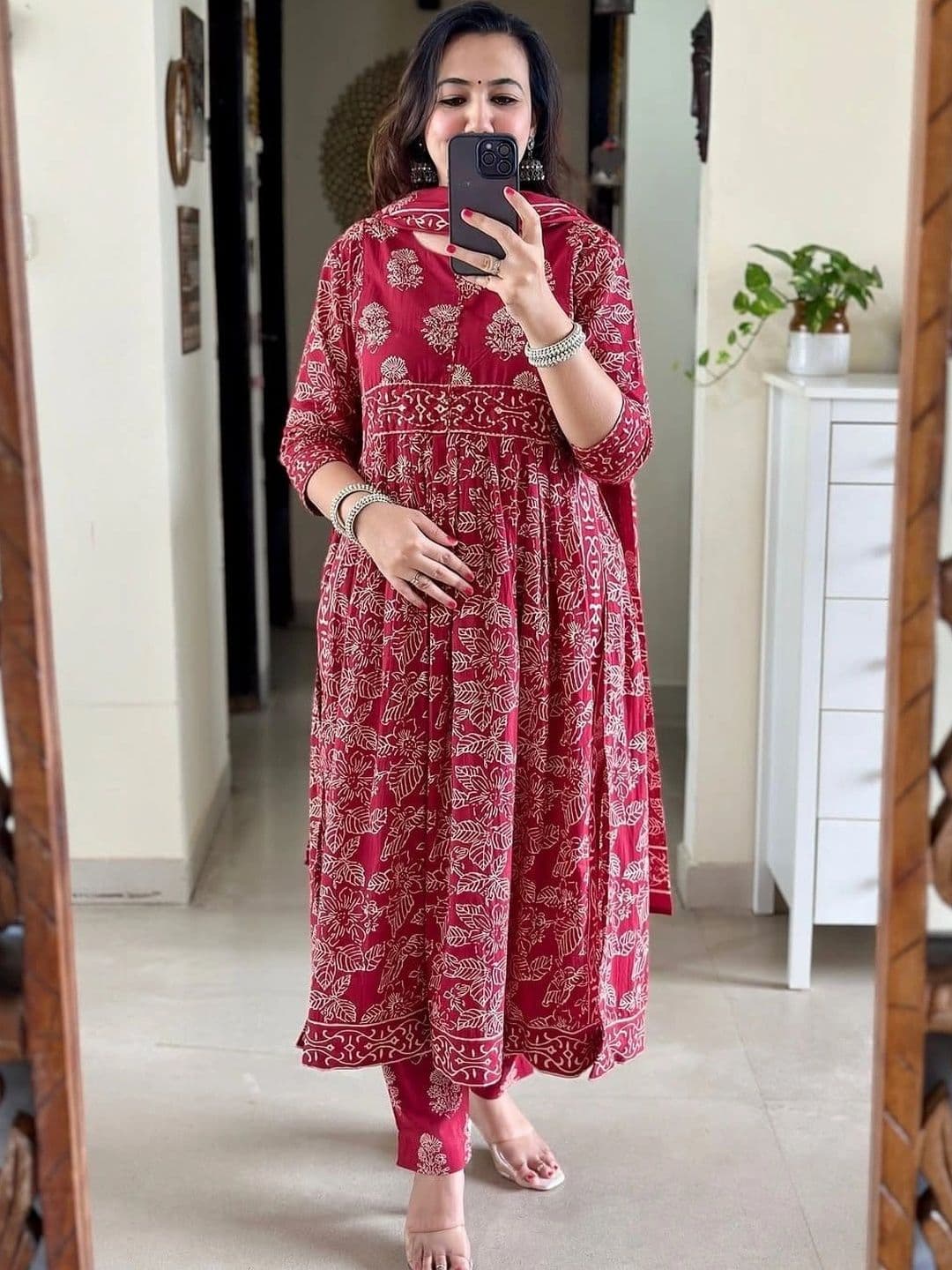 SRF KURTI HUB Women Ethnic Motifs Printed Empire Kurta with Trousers & With Dupatta thumbnail 4