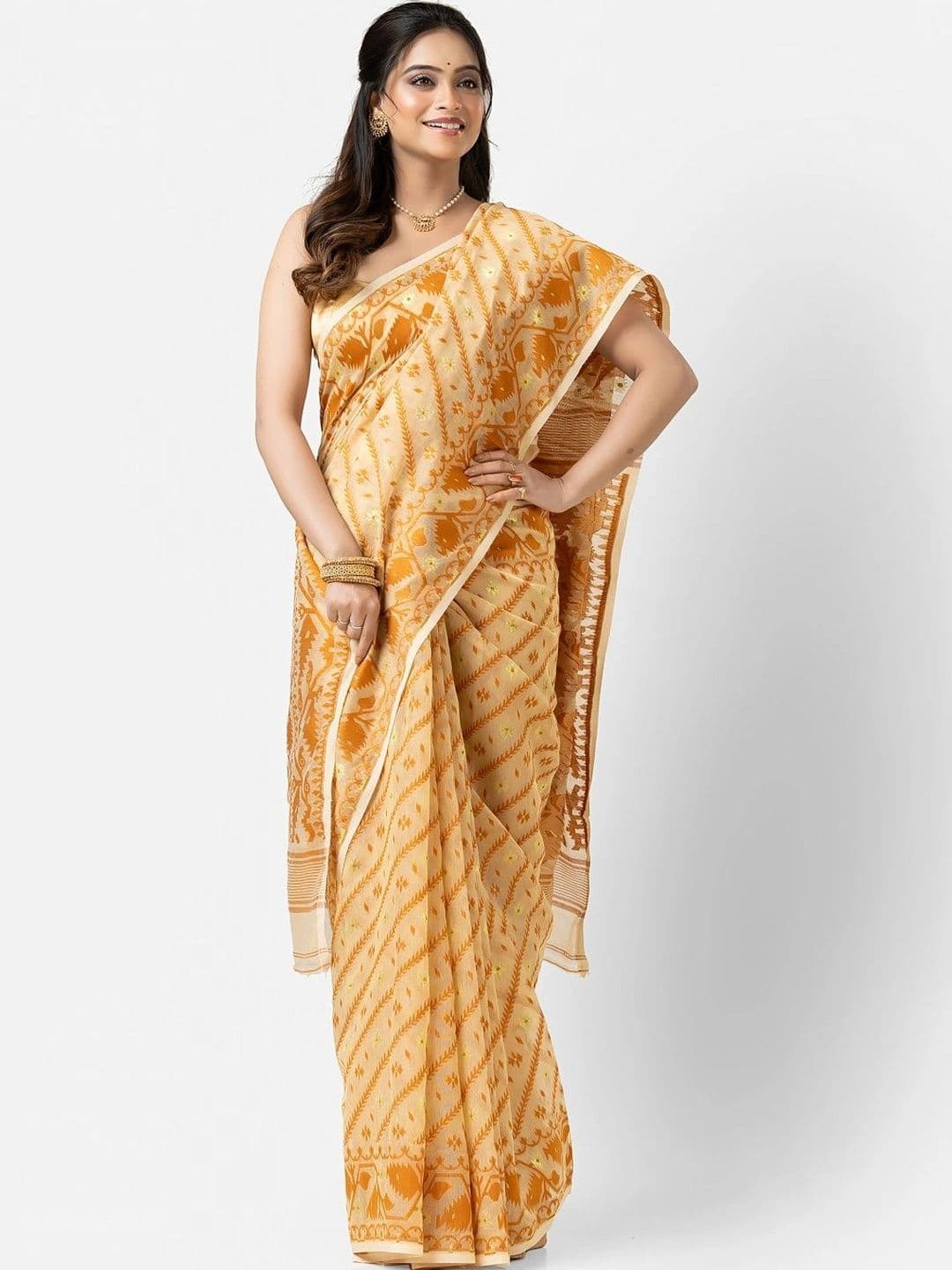Kosh Ethnics Floral Embroidered Pure Cotton Jamdani Saree thumbnail 3