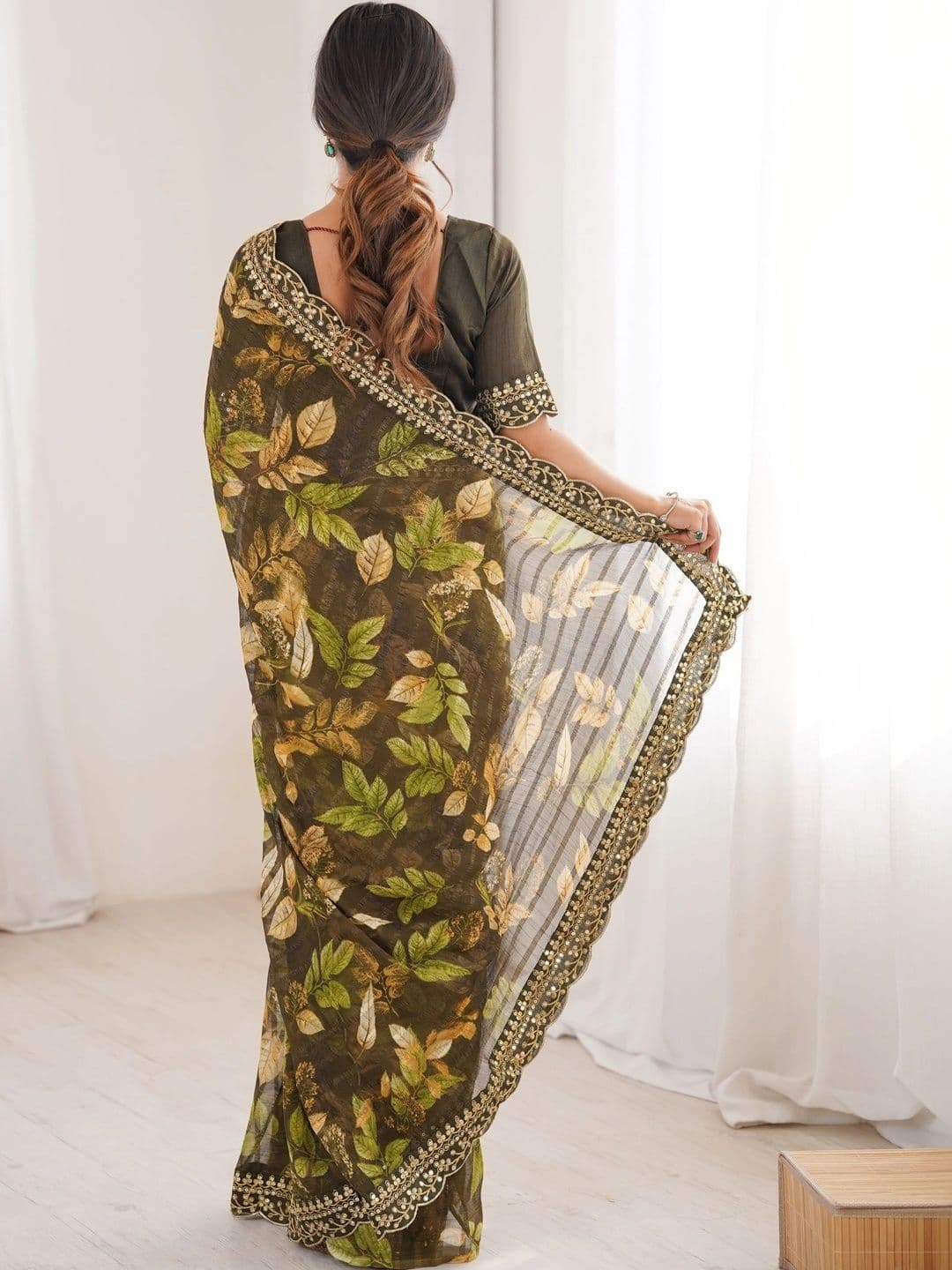 Mitera Ethnic Motifs Patchwork Pure Georgette Saree thumbnail 2