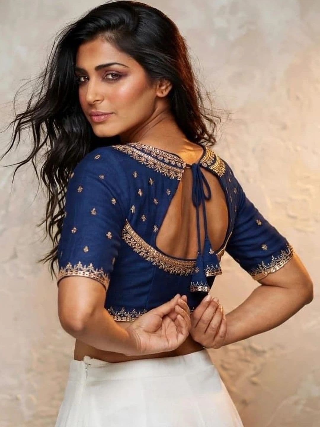Binatex Cotton Embroidered Thread Work Saree Blouse thumbnail 5