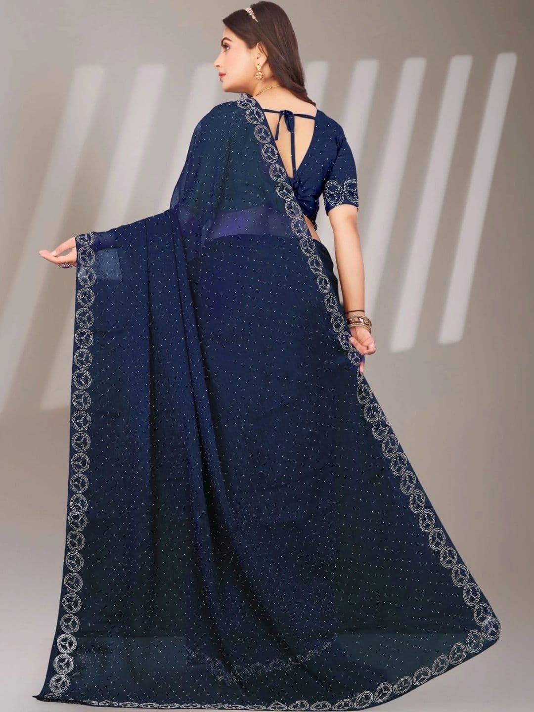 Textile Mantra Embroidered Poly Chiffon Saree thumbnail 2