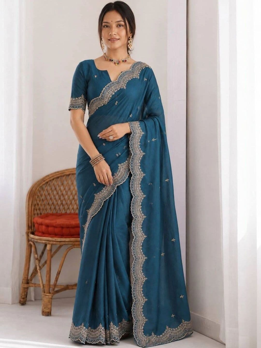 Vastra Drape Ethnic Motifs Embroidered Poly Georgette Saree thumbnail 5